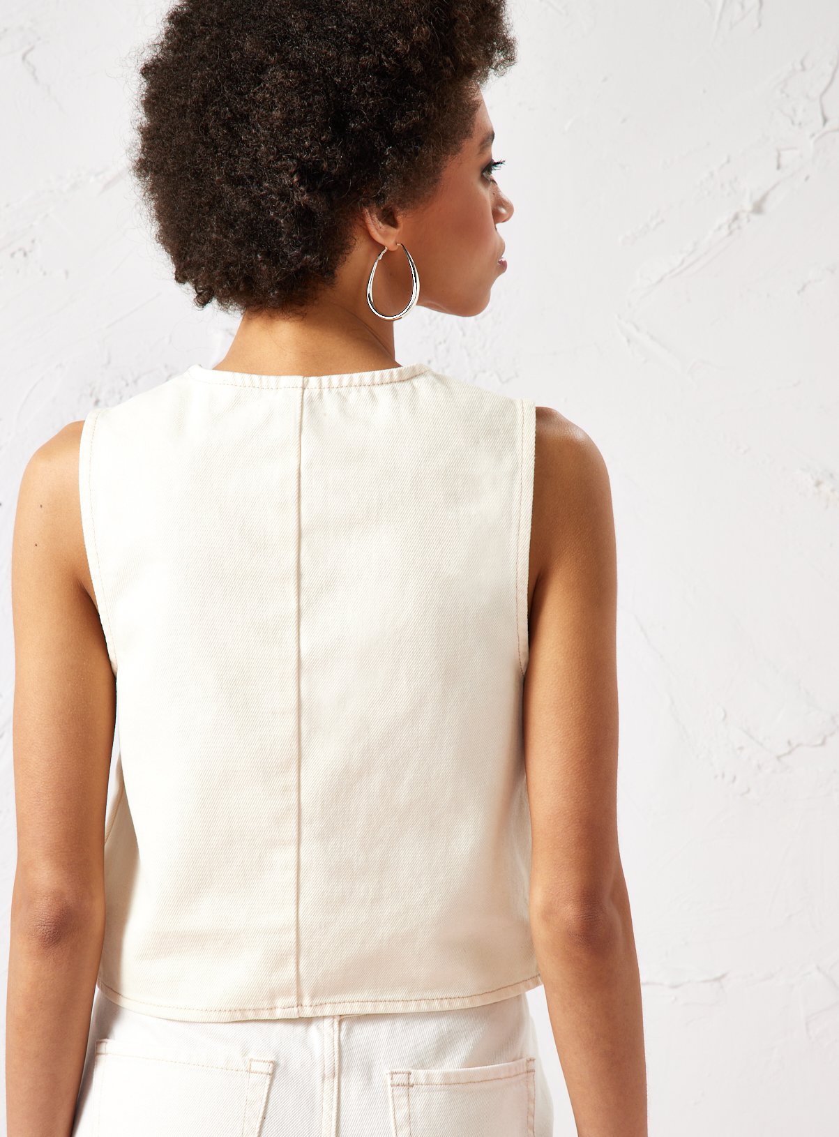 EVERBELLE Ecru Denim Waistcoat 12 - Image 4 thumbnail