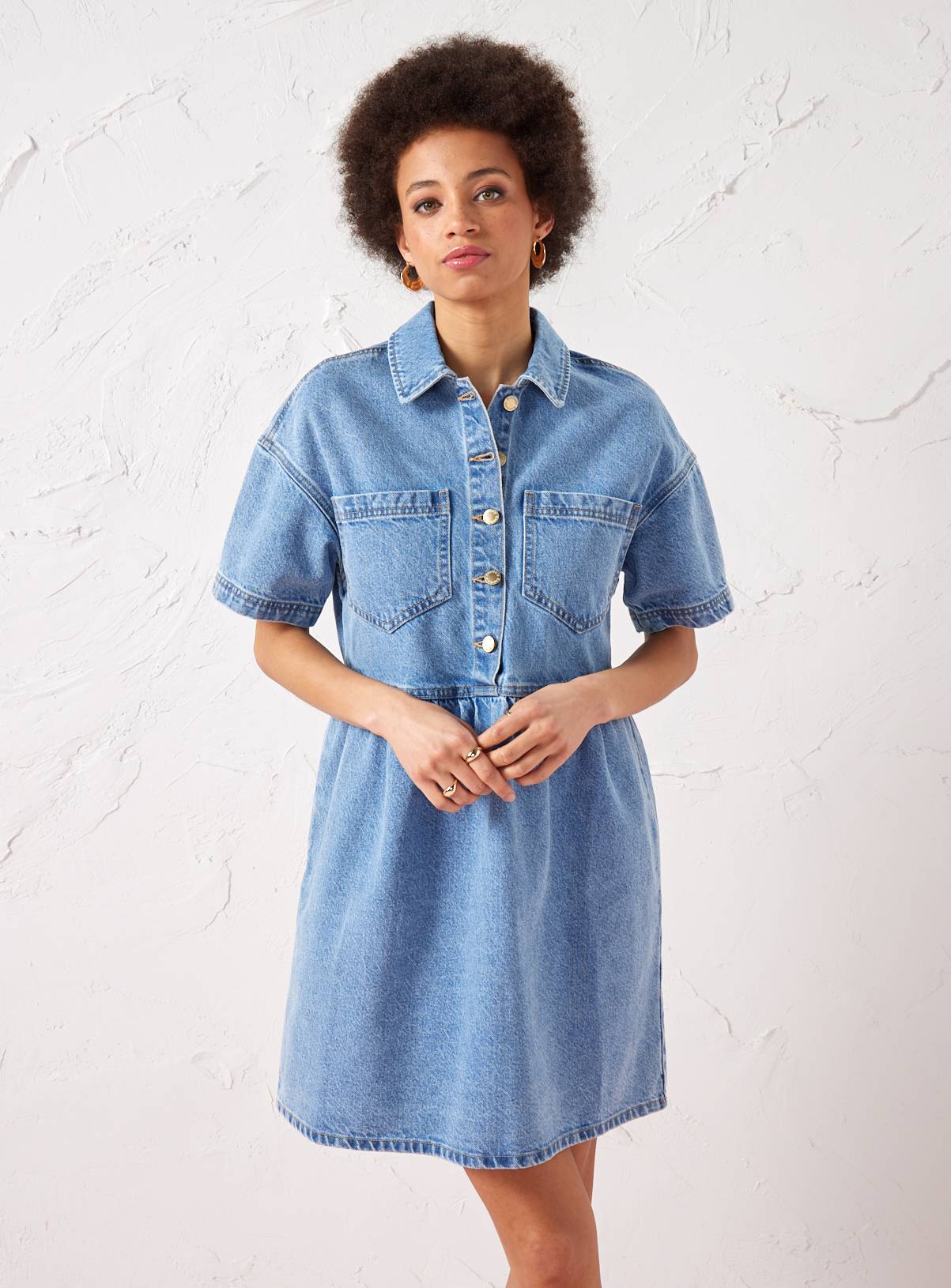 EVERBELLE Light Wash Denim Boxy Dress 18 - Image 3