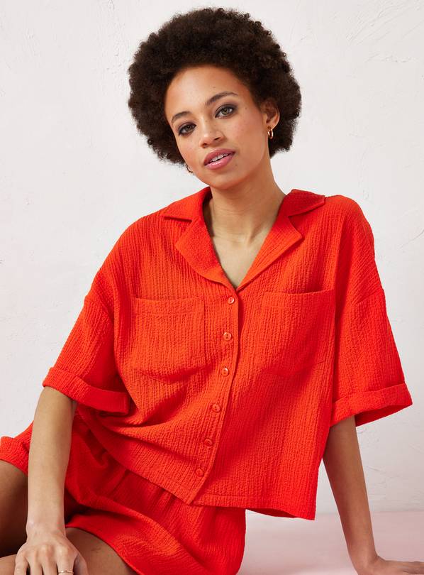 EVERBELLE Red Crinkle Boxy Shirt 10