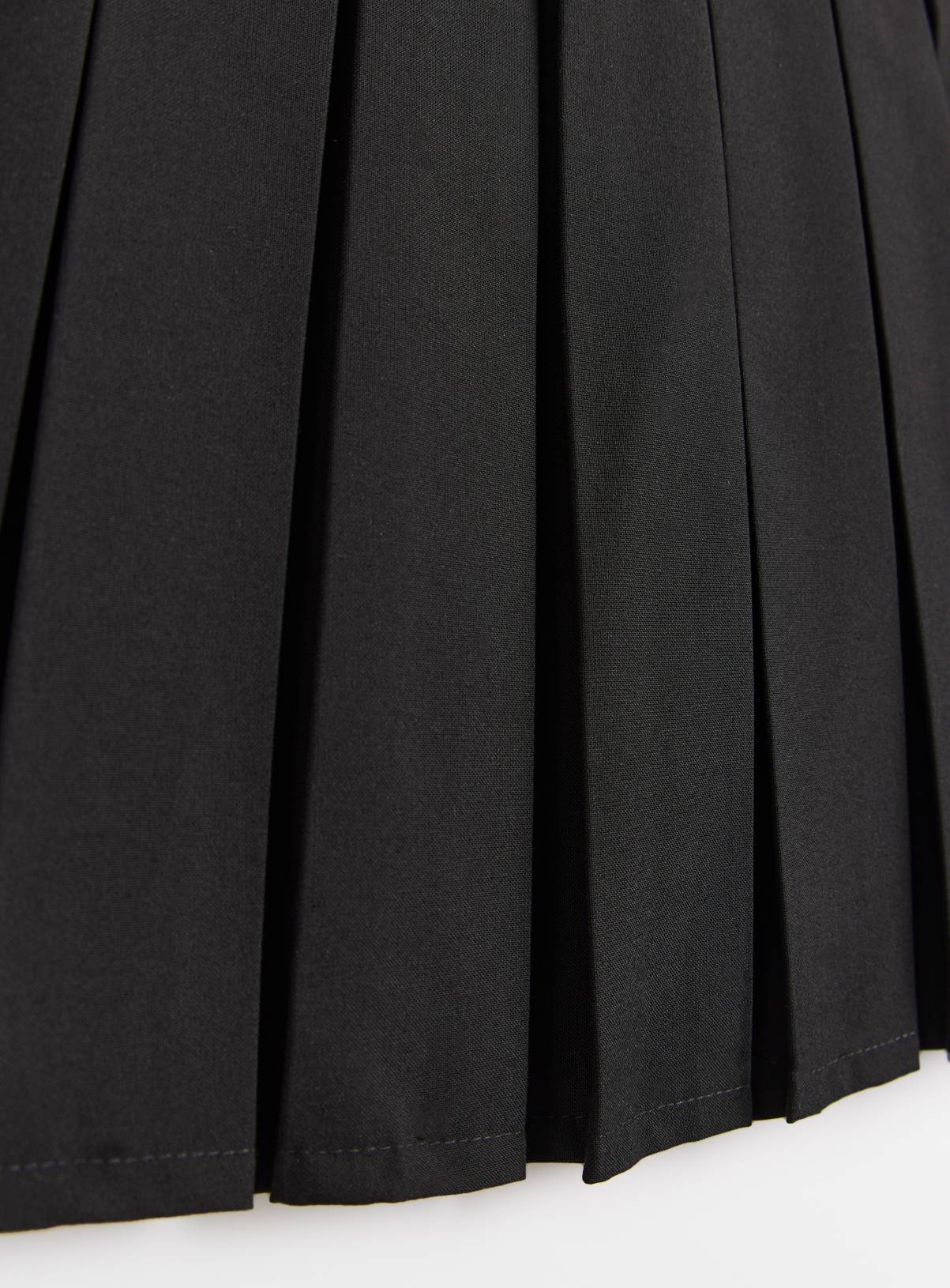 4 Pack Black Pleated Skirts 4 years - Image 2