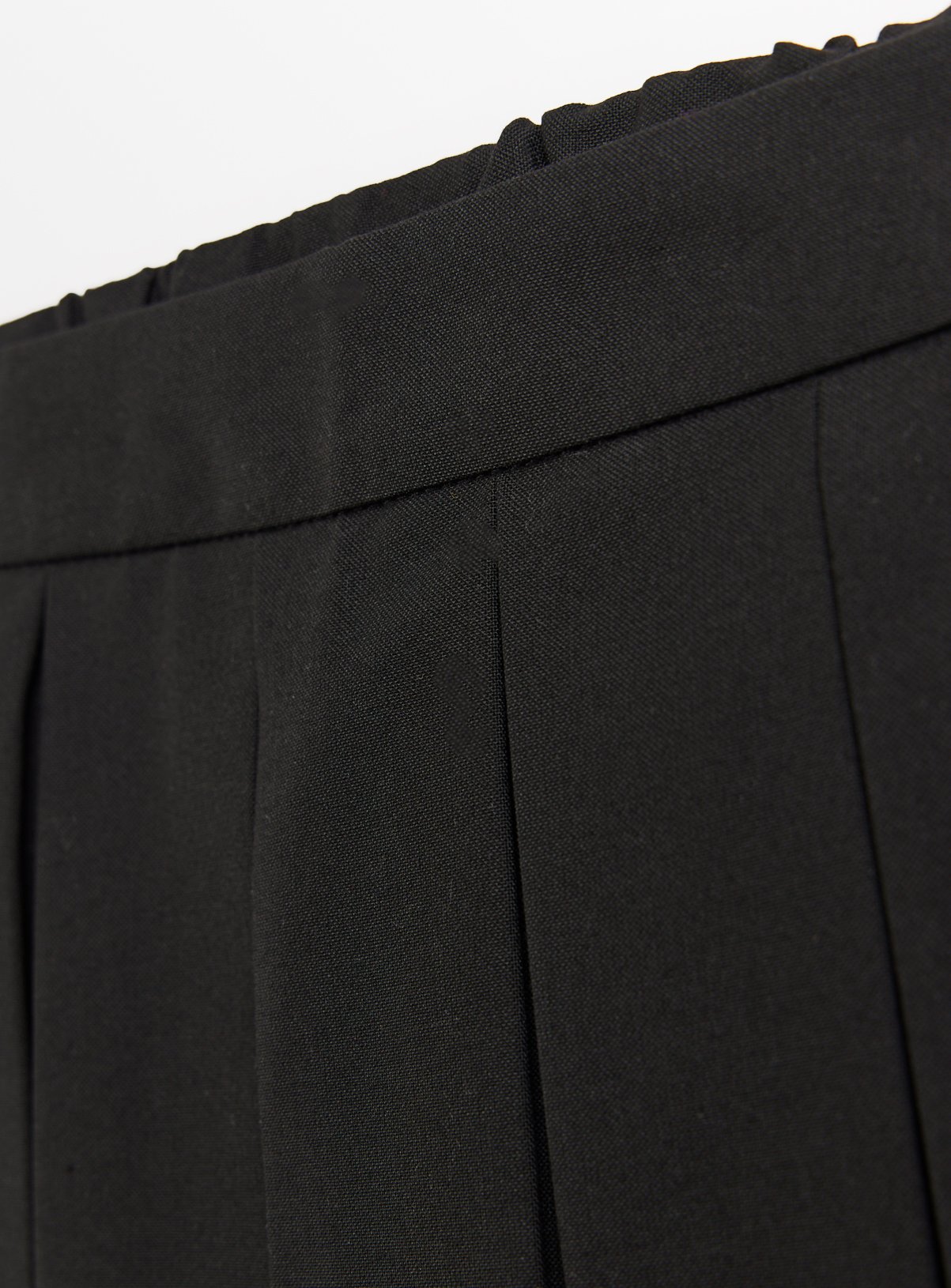 4 Pack Black Pleated Skirts 4 years - Image 3 thumbnail