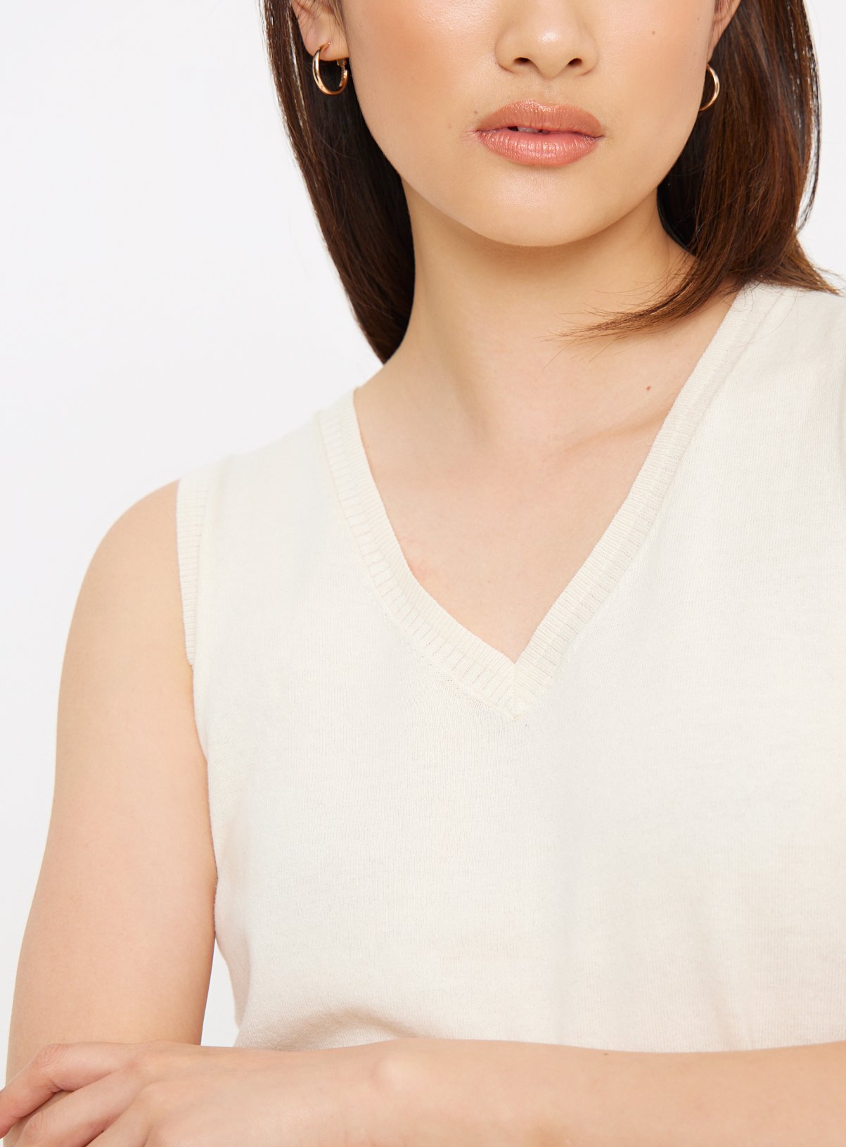 Cream Knitted V-Neck Vest Top 22 - Image 3 thumbnail