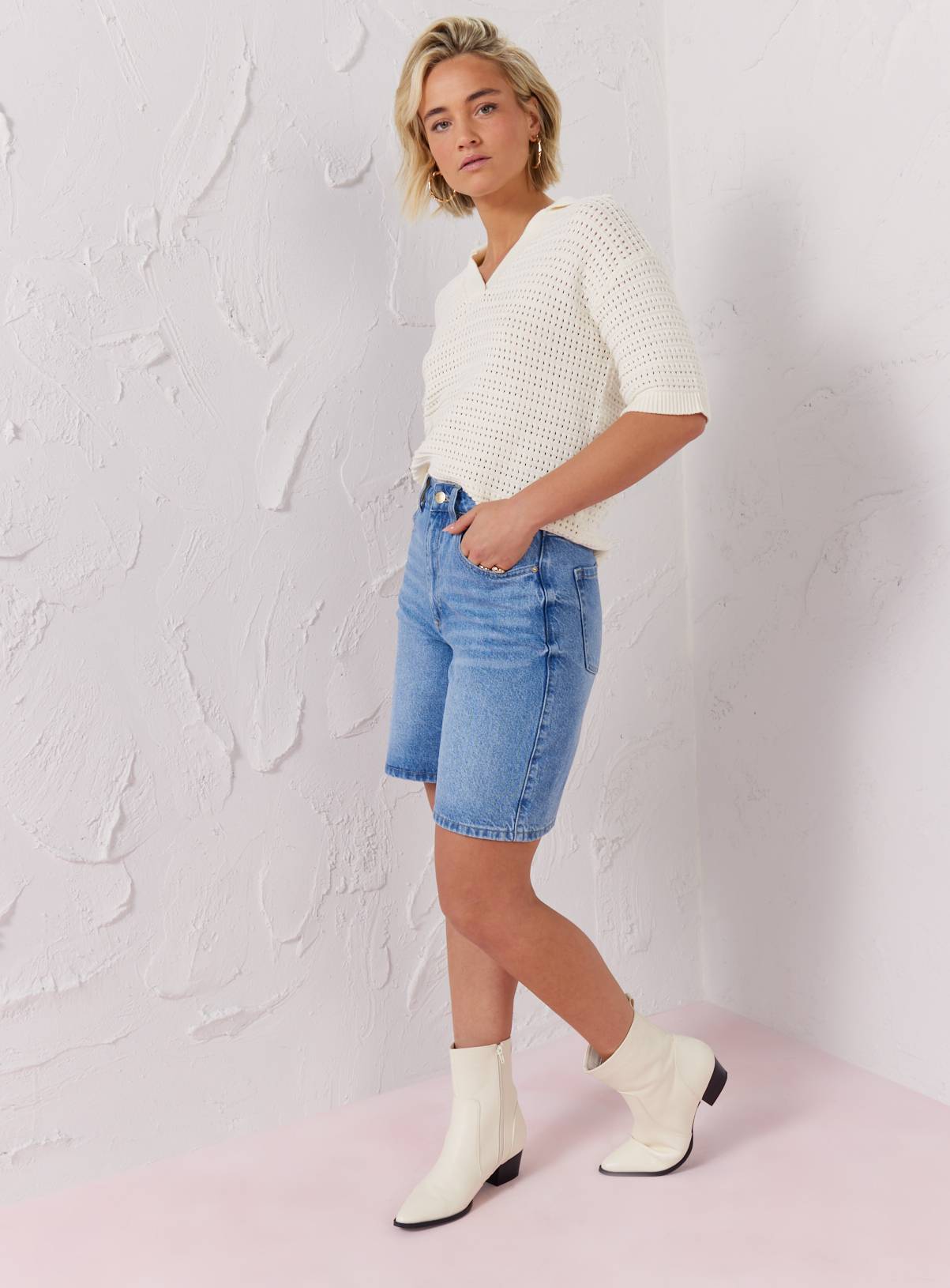EVERBELLE Mid Blue Wash Denim City Shorts  12 - Image 2