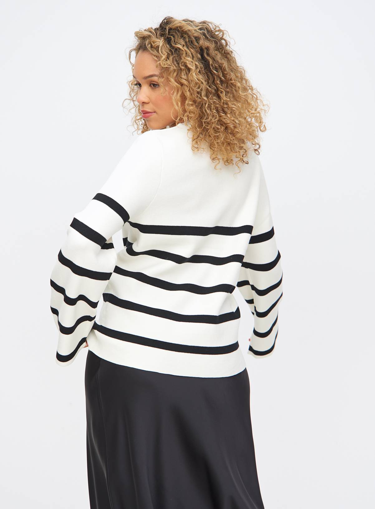 White Relaxed Stripe Crew Neck Jumper 10 - Image 4