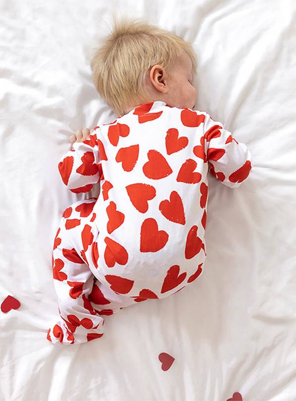 FRED & NOAH Love Heart Sleepsuit 3-6 Month