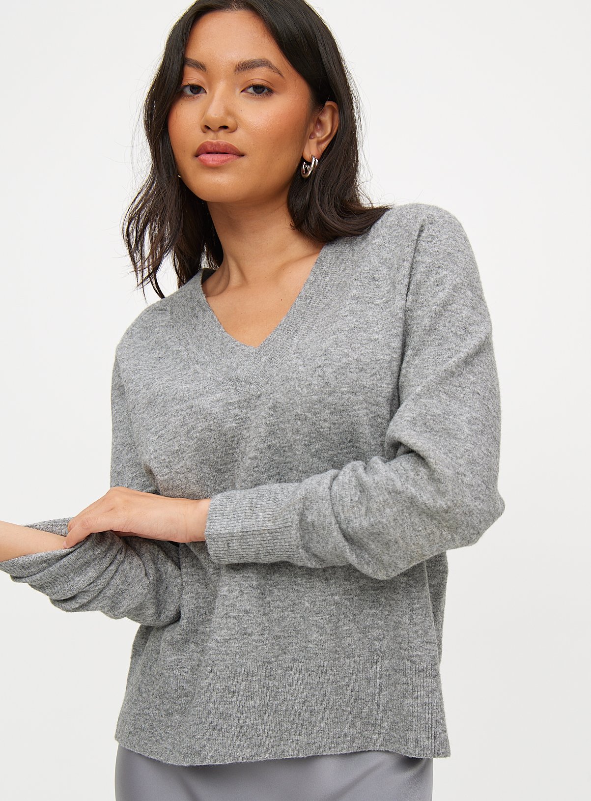 Grey V Neck Cosy Yarn Relaxed Jumper 8