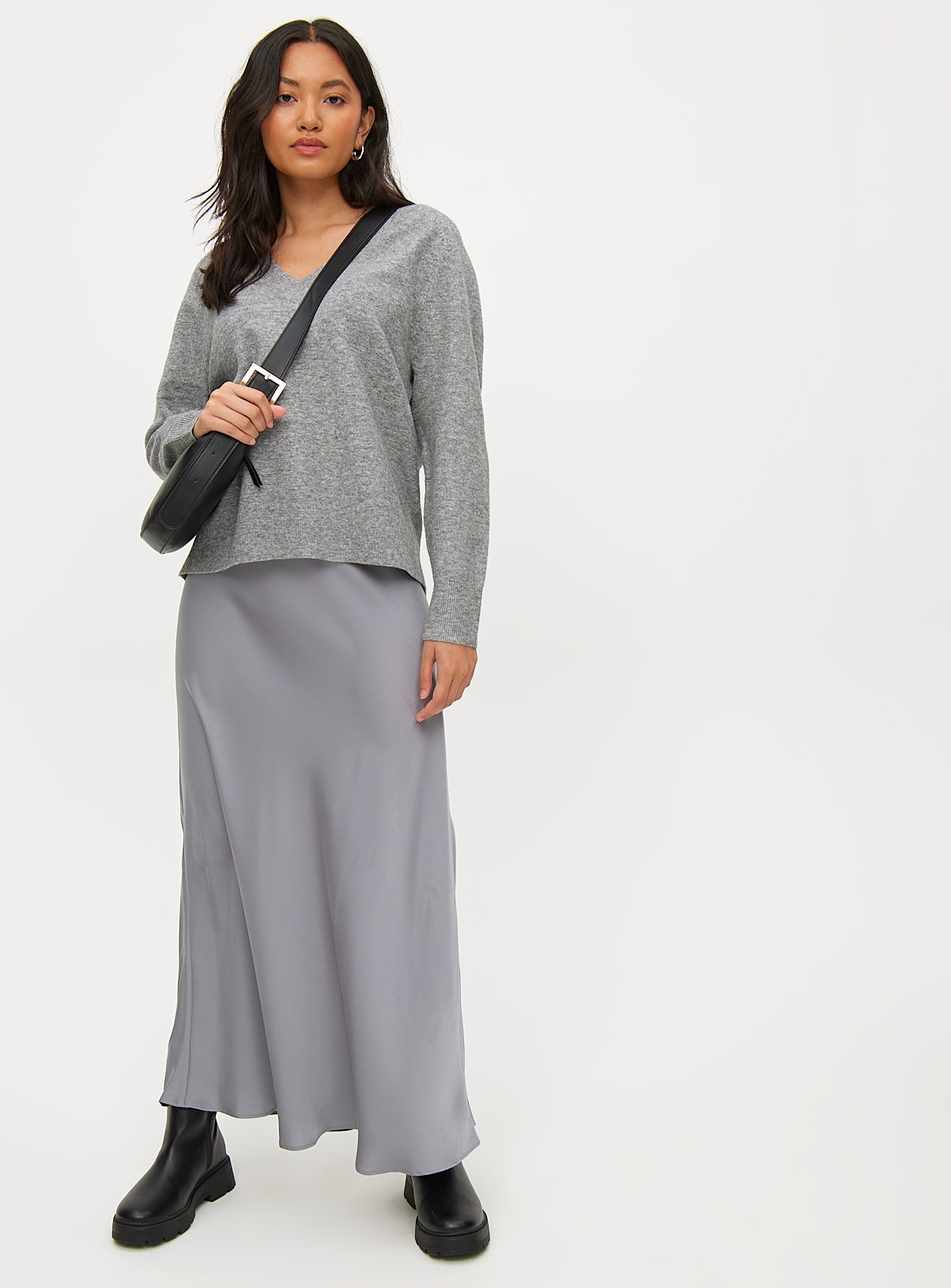 Grey V Neck Cosy Yarn Relaxed Jumper  10 - Image 2 thumbnail