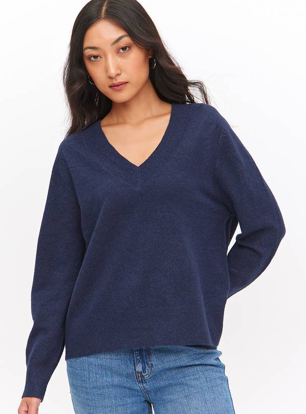 Navy V Neck Cosy Yarn Relaxed Jumper  22