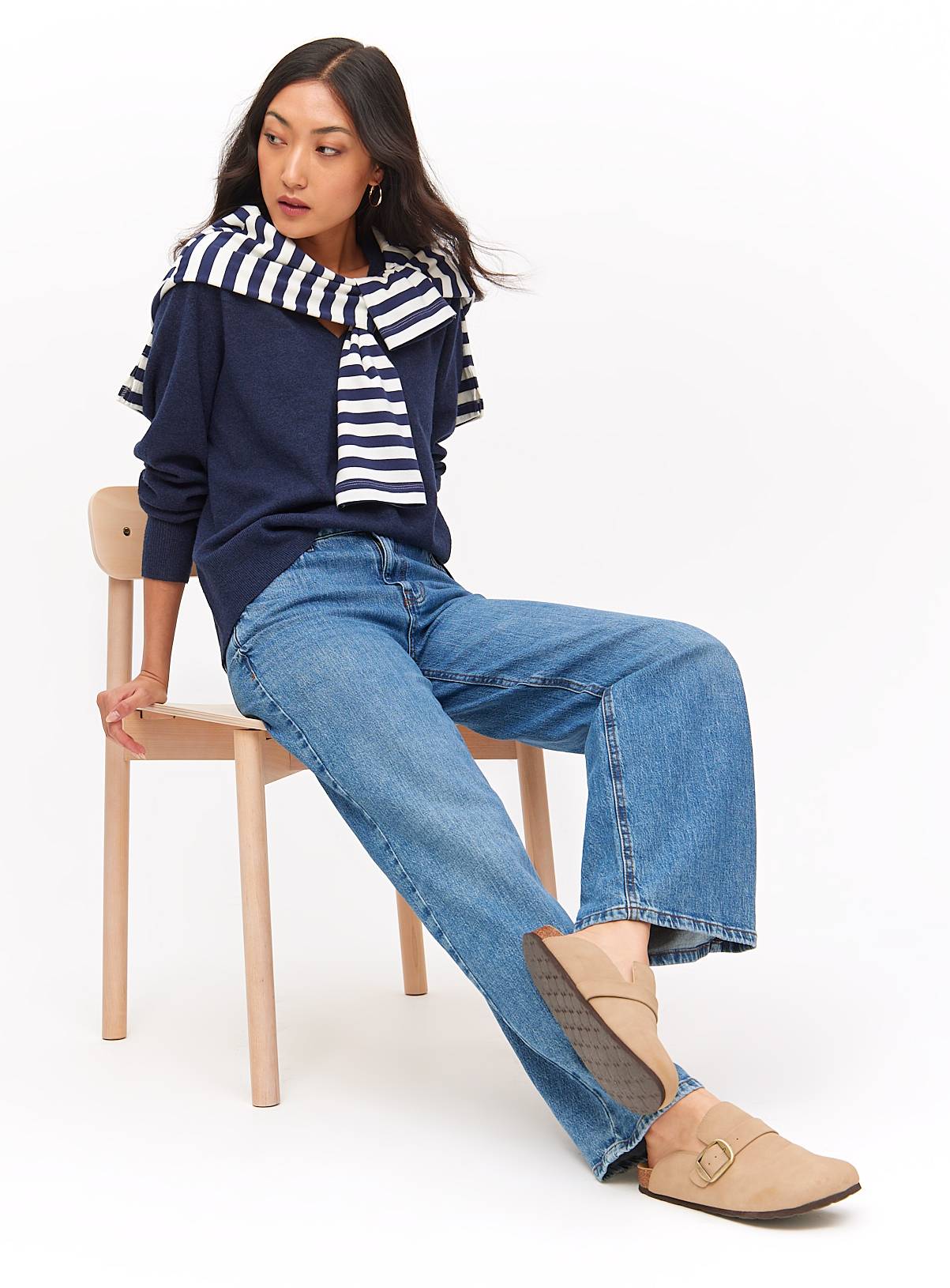 Navy V Neck Cosy Yarn Relaxed Jumper  22 - Image 2