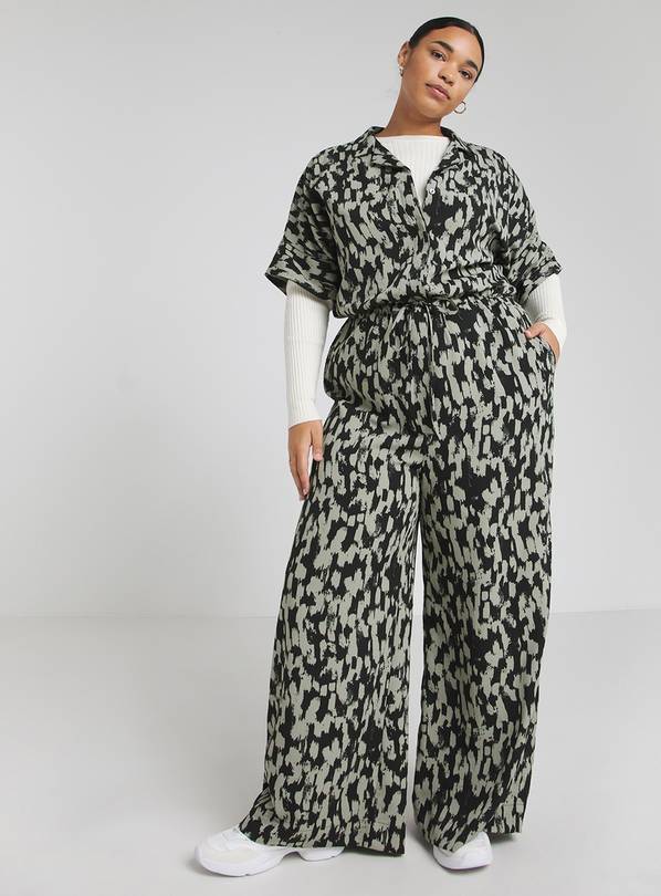SIMPLY BE Green Mark Making Print Button Thru Jumpsuit 32