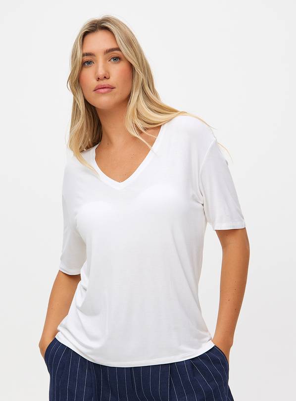 White V Neck Relaxed T-Shirt 8