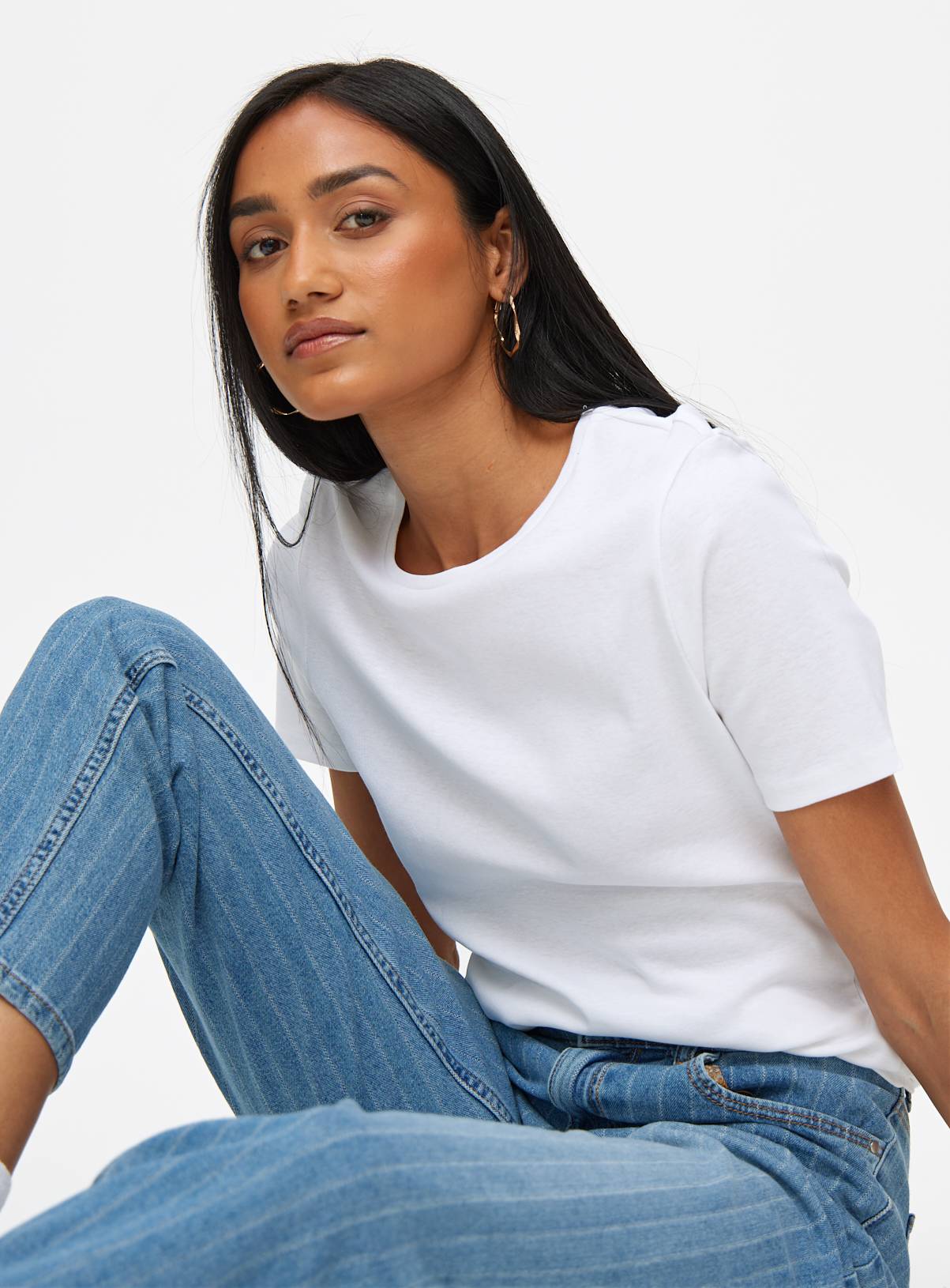 White Slim Fit T-Shirt 22 - Image 1