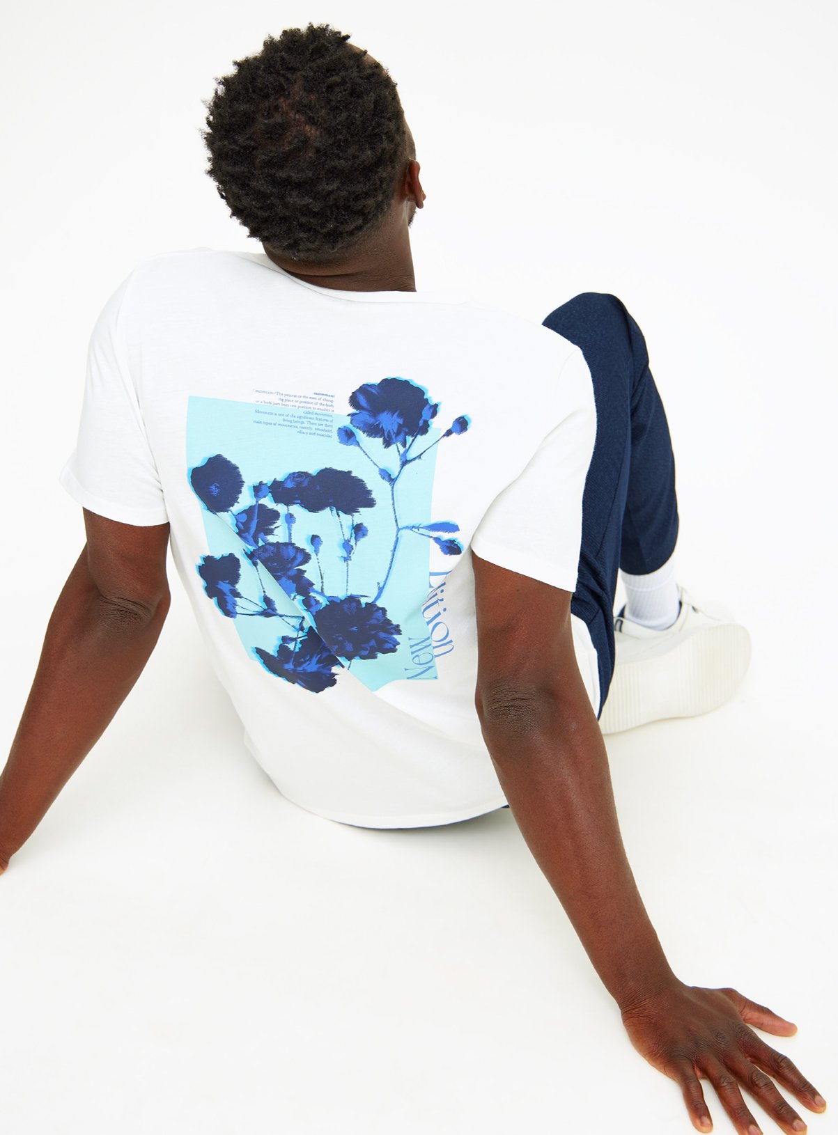 blue & white graphic tee