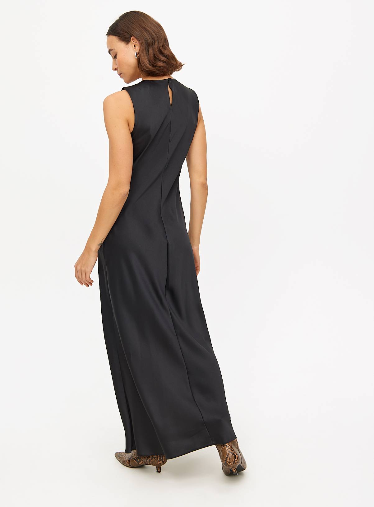 Black Satin Sleeveless Midaxi Dress 22 - Image 4