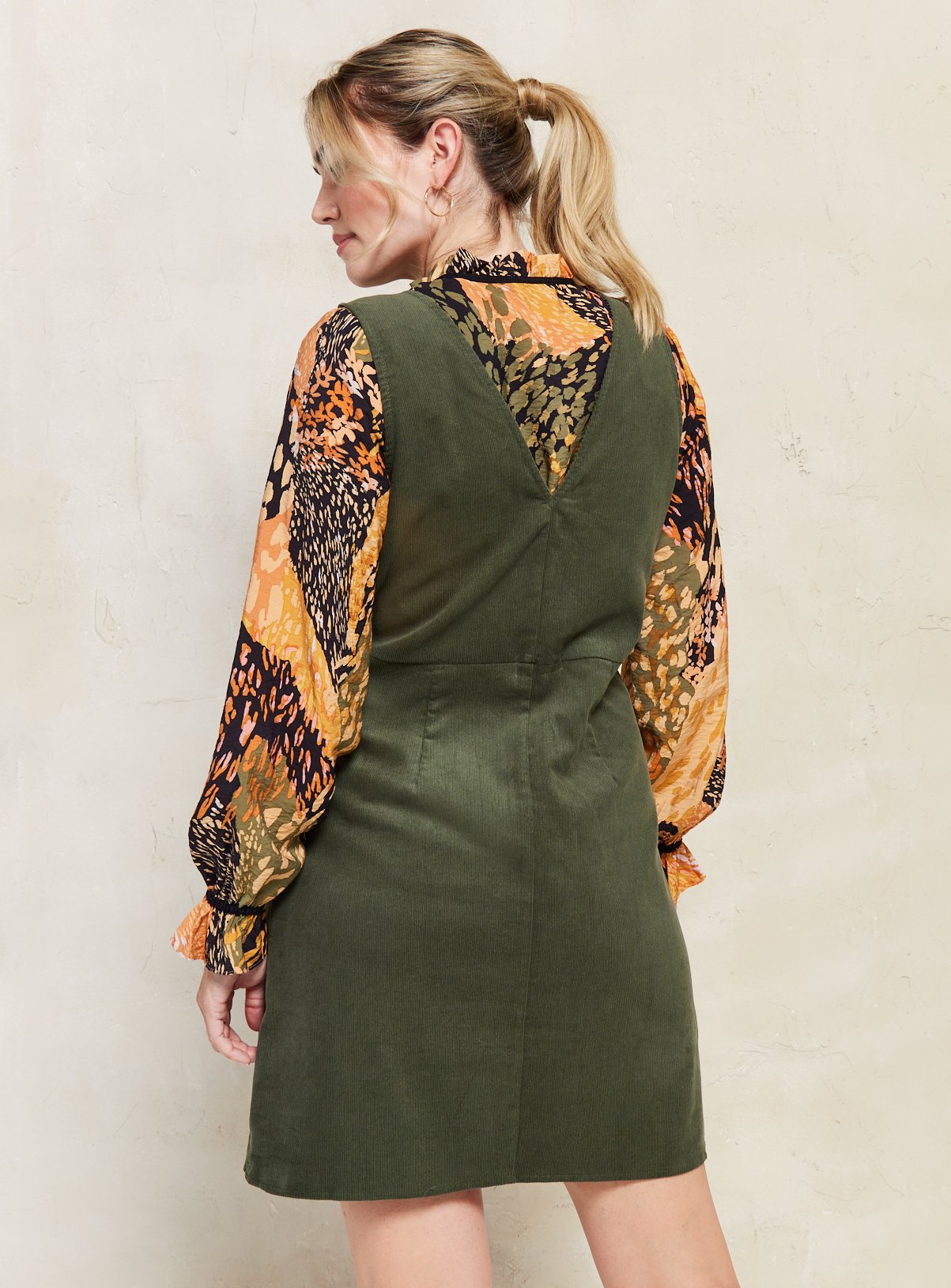 EVERBELLE Khaki Corduroy Mini Pinafore Dress 18 - Image 4 thumbnail