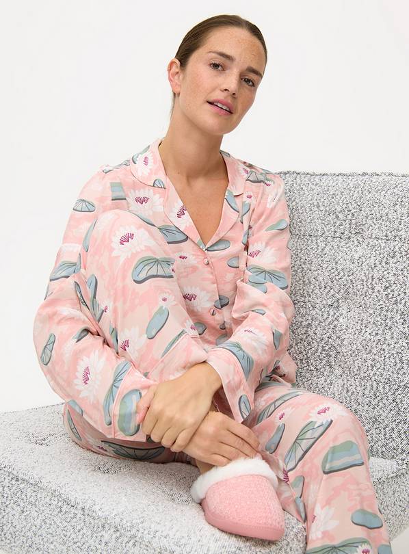 Pink Water Lillies Print Traditional Pyjamas XL