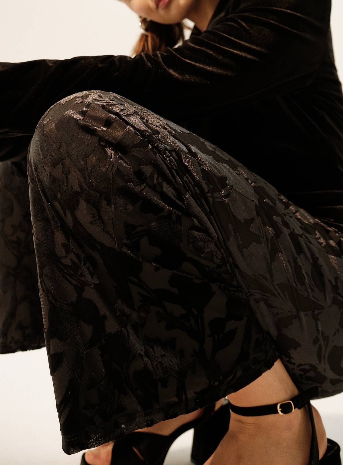 Black Devoré Floral Wide Leg Trousers  10R - Image 3