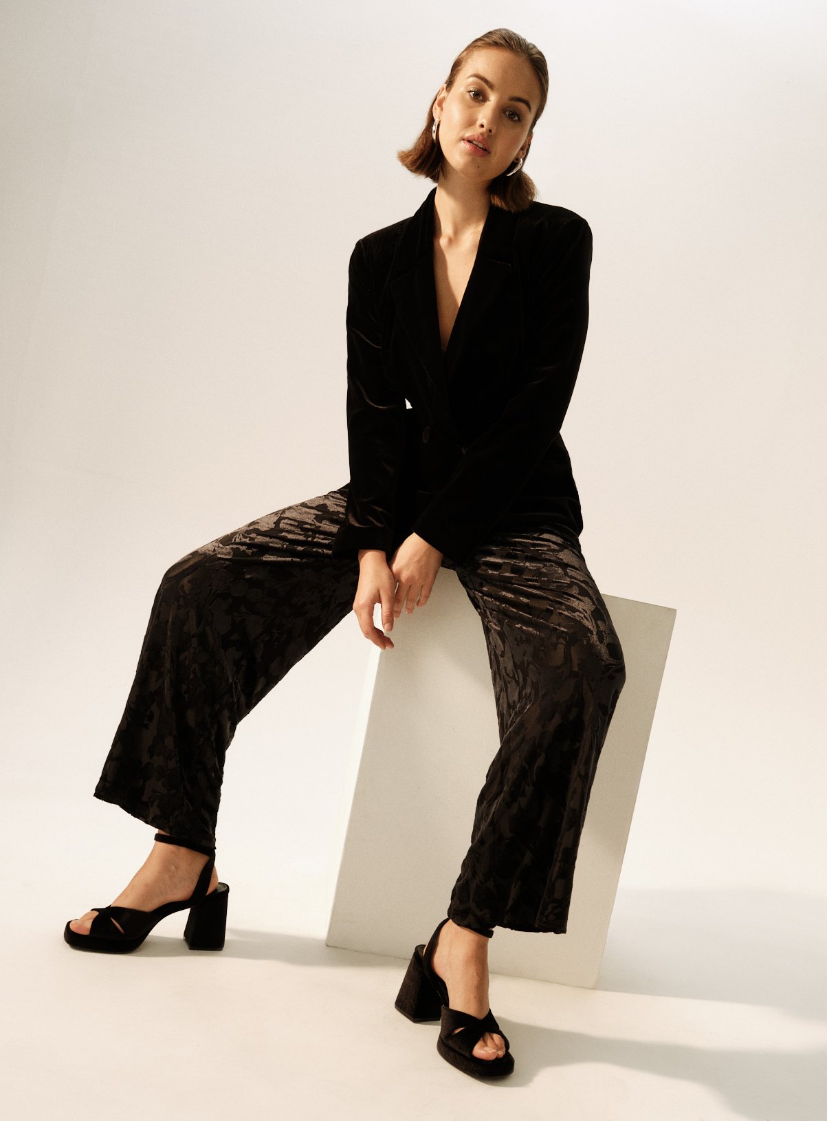Black Devoré Floral Wide Leg Trousers  10R - Image 4 thumbnail