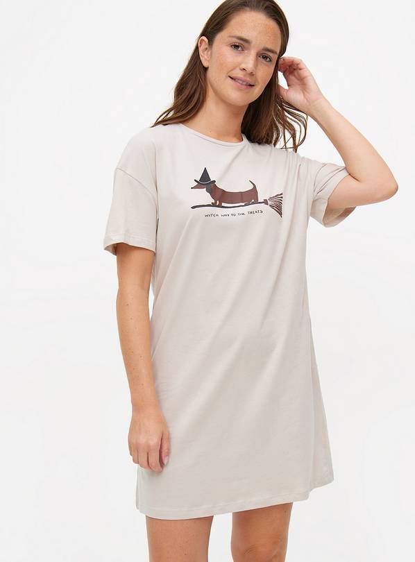 Brown Dachshund Witch Way To The Treats Night Shirt M