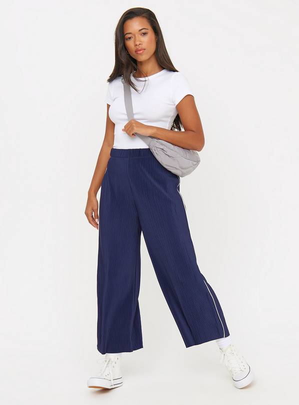 Cropped plisse trousers hotsell
