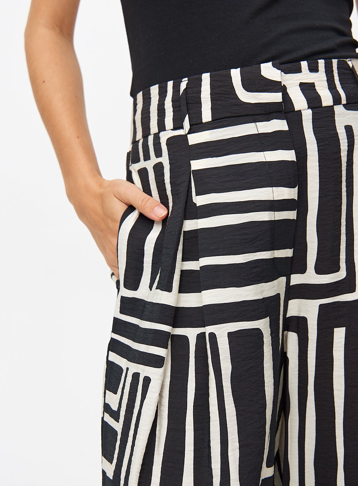 Monochrome Geometric Wide Leg Coord Trousers  16 - Image 2 thumbnail