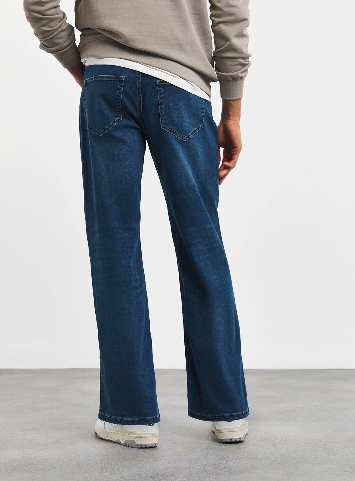 JACAMO Loose Fit Stretch Jean Mid Wash 50R - Image 2