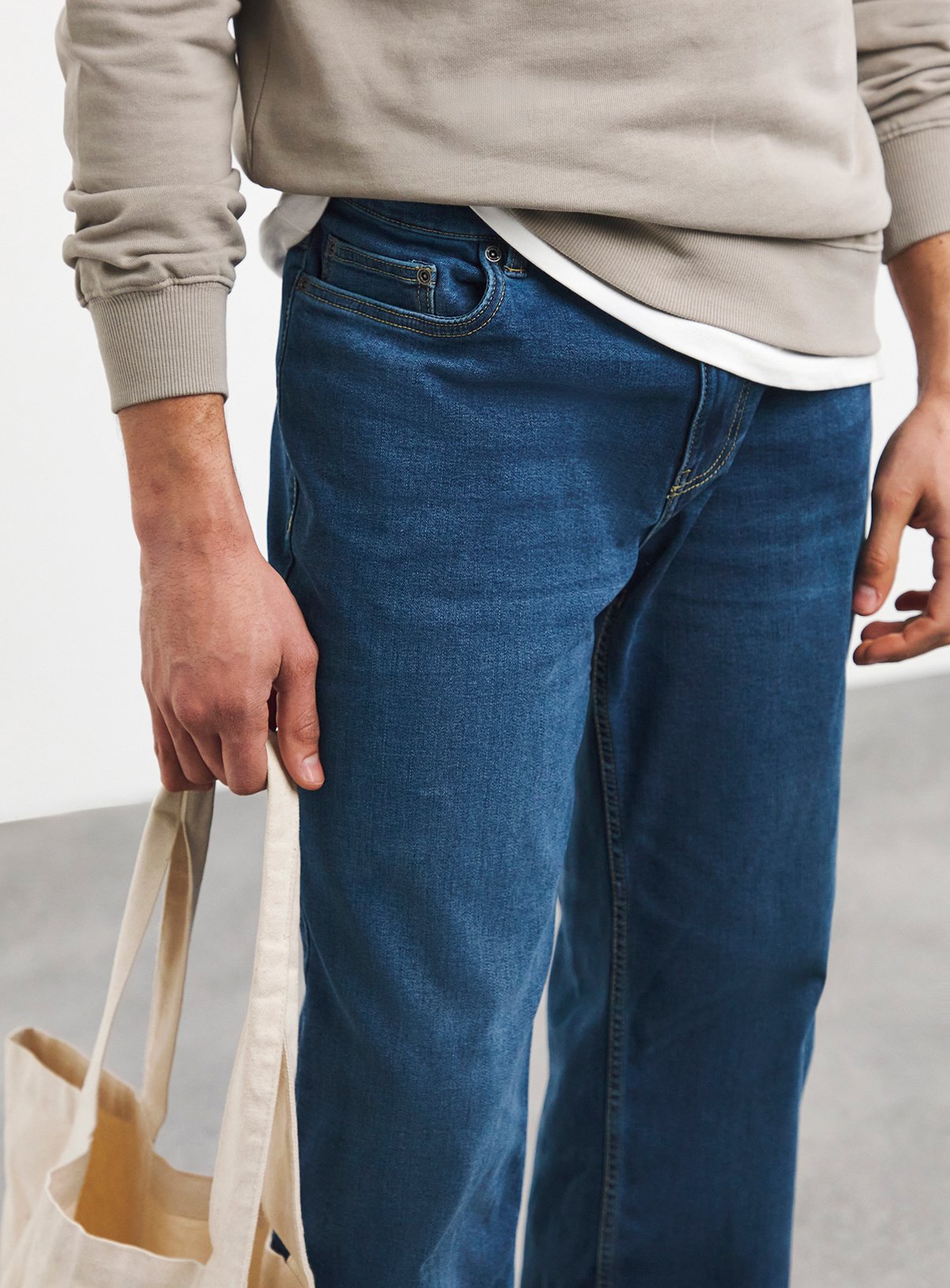 JACAMO Loose Fit Stretch Jean Mid Wash 50R - Image 3 thumbnail
