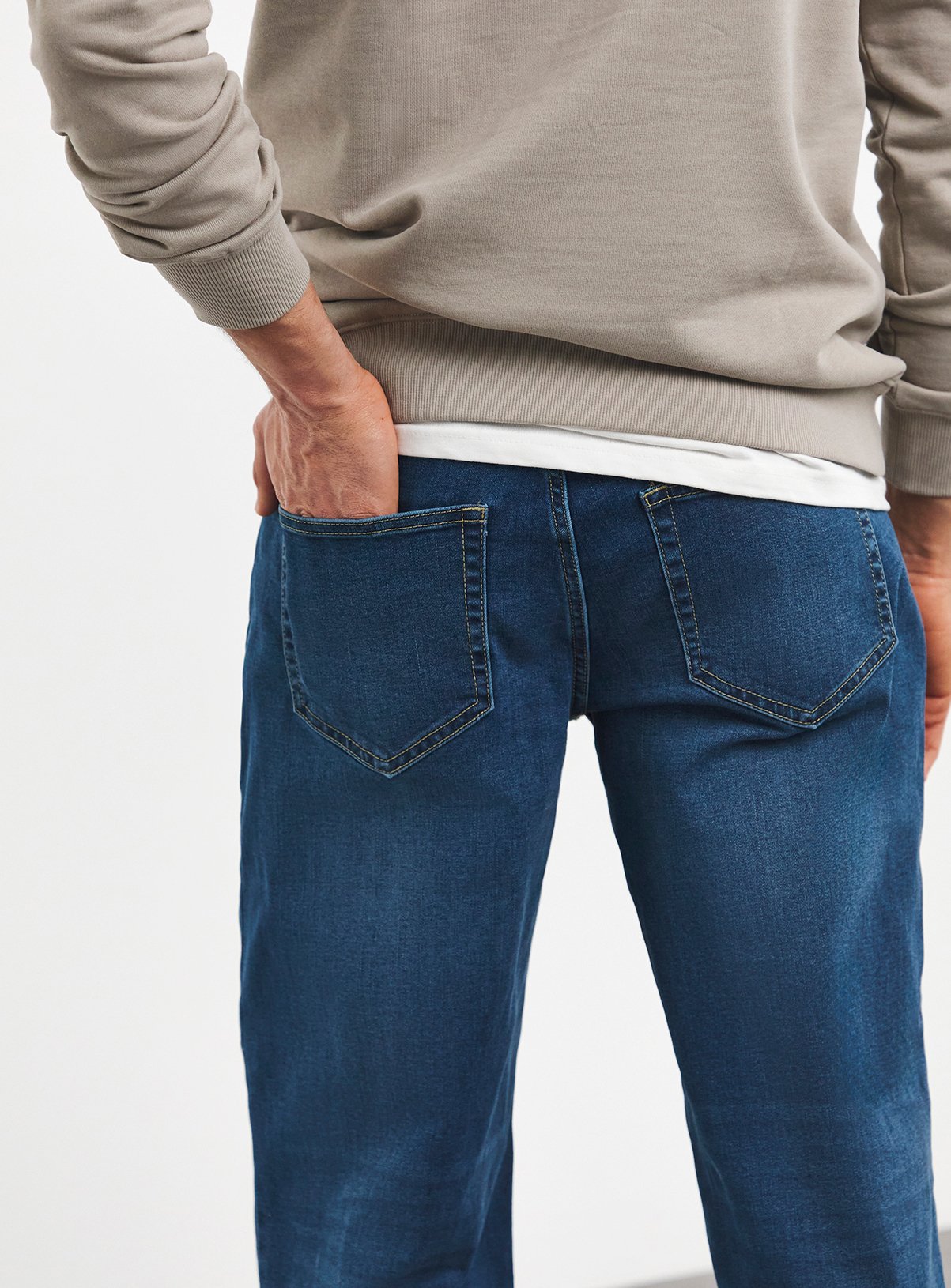 JACAMO Loose Fit Stretch Jean Mid Wash 50R - Image 4 thumbnail