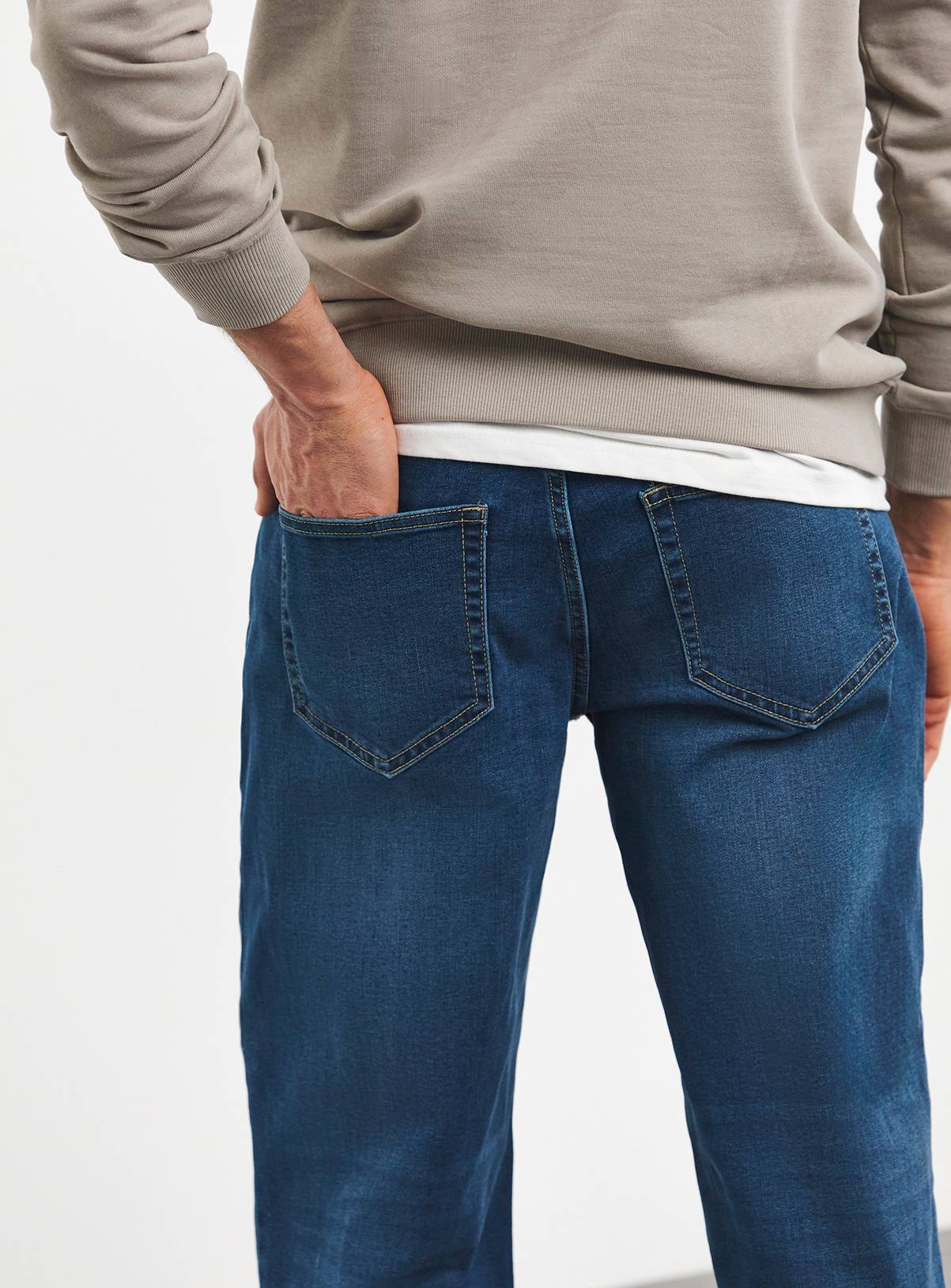 JACAMO Loose Fit Stretch Jean Mid Wash 50R - Image 4