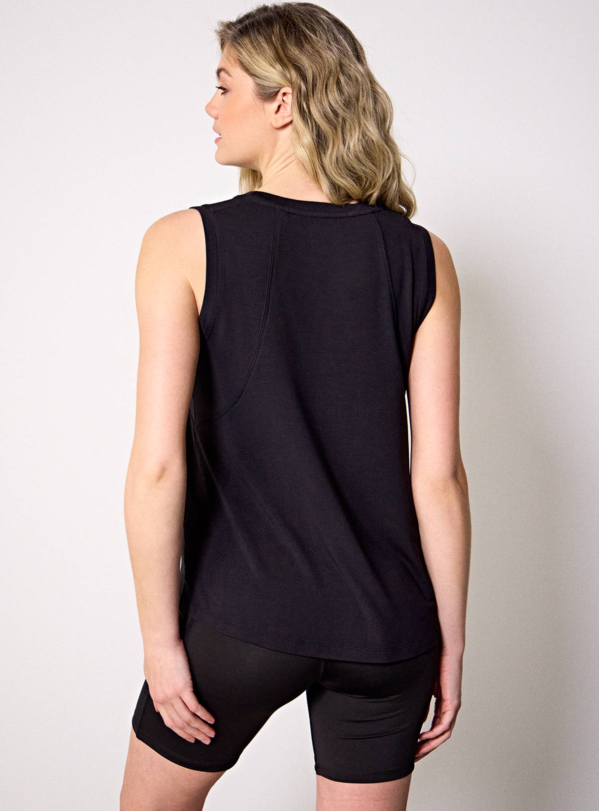 REAKTIV Black Swing Vest Top L - Image 4