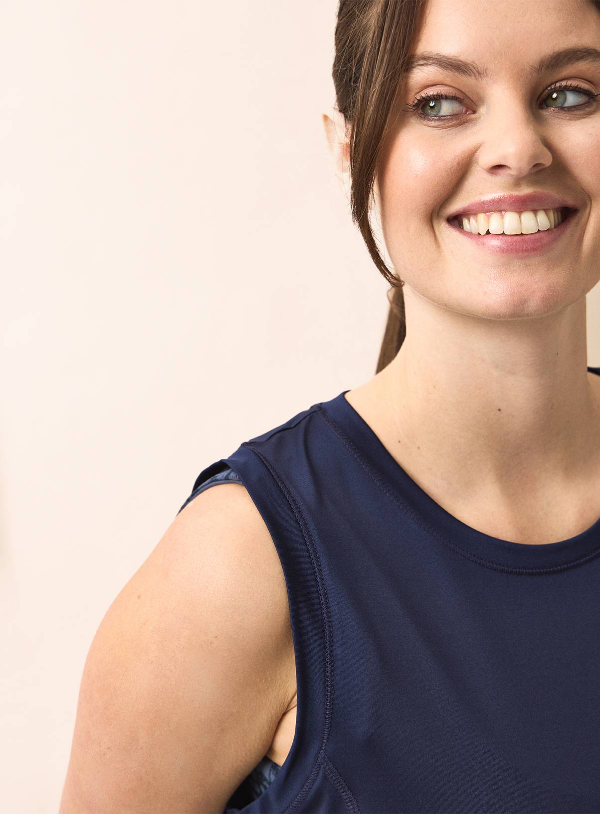 REAKTIV Navy Swing Vest Top M - Image 3