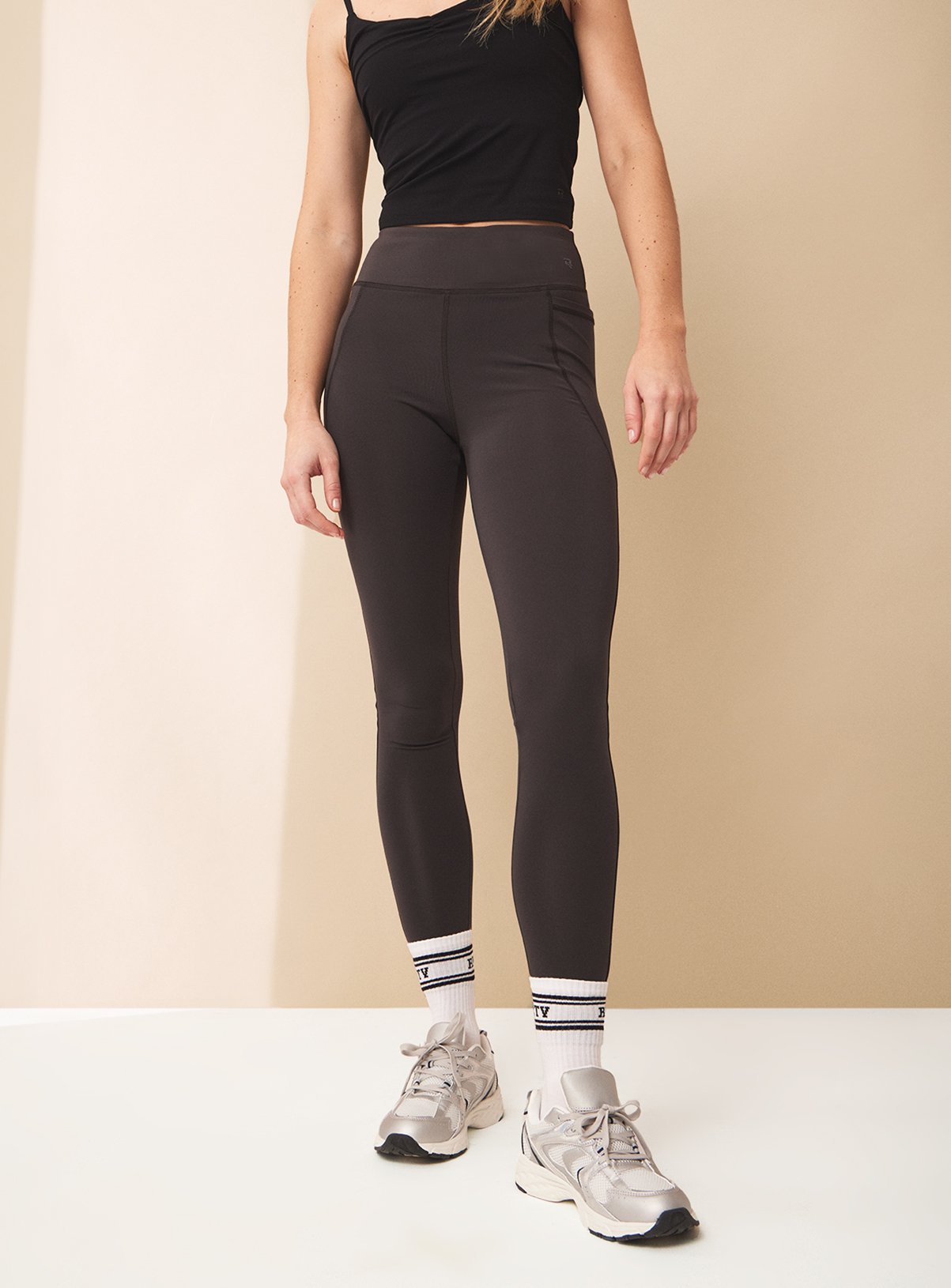 REAKTIV Grey Coin & Phone Pocket Core Leggings M - Image 2 thumbnail
