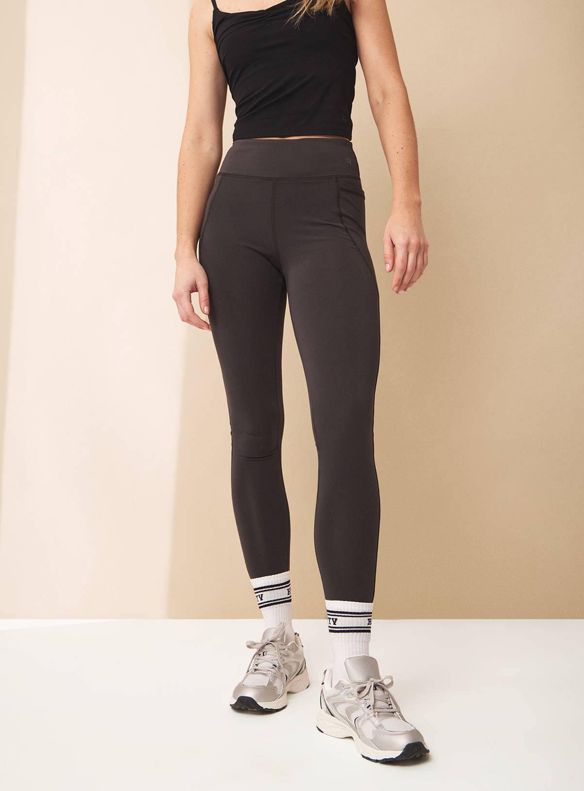 REAKTIV Grey Coin & Phone Pocket Core Leggings M - Image 2