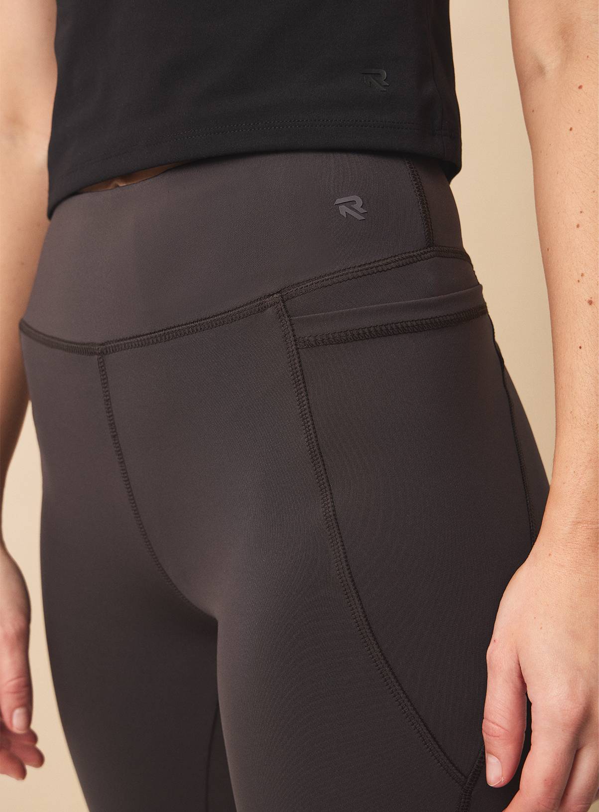 REAKTIV Grey Coin & Phone Pocket Core Leggings M - Image 4
