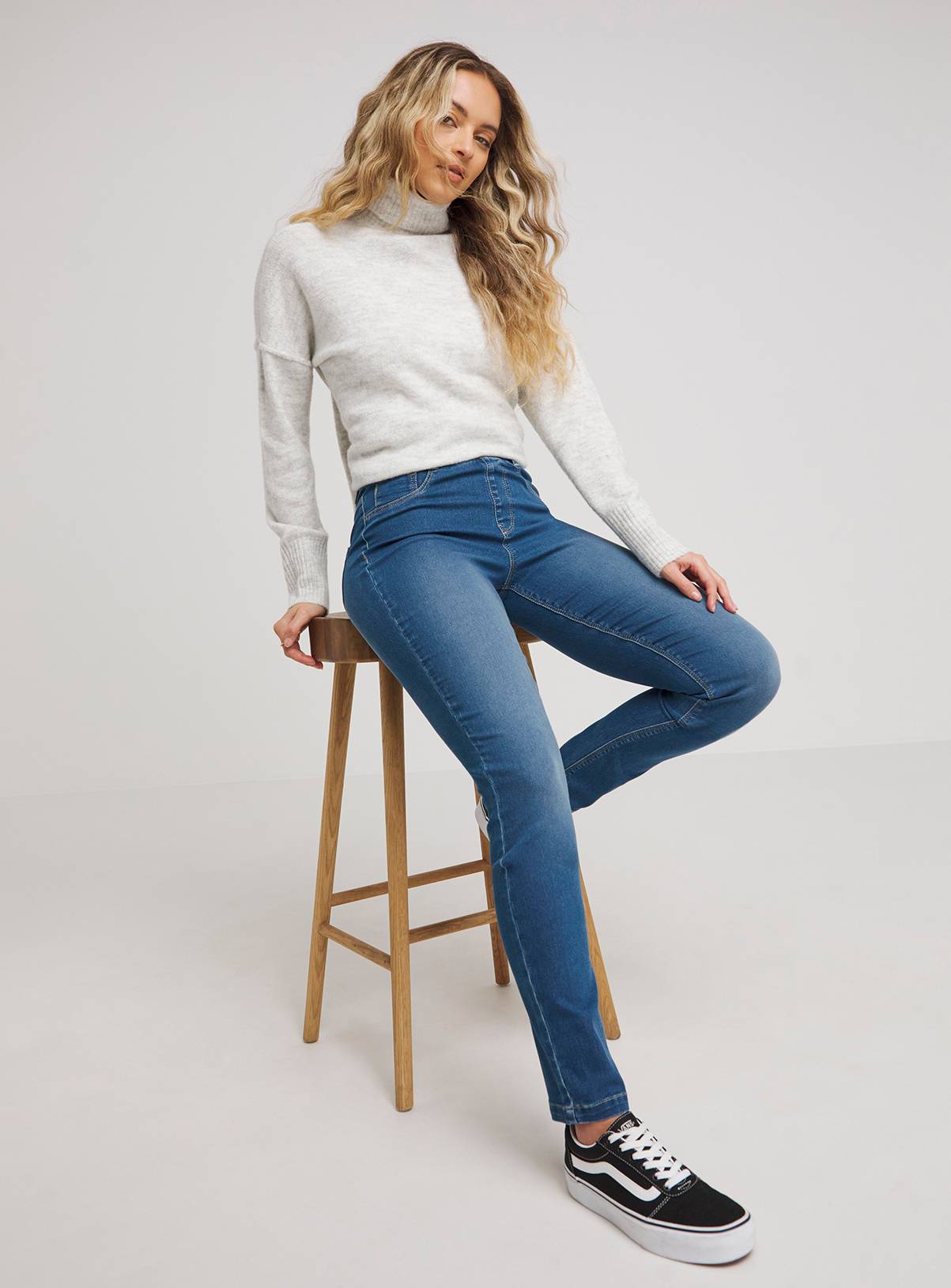 SIMPLY BE Slim Pull On Jegging Mid Wash 12 - Image 1