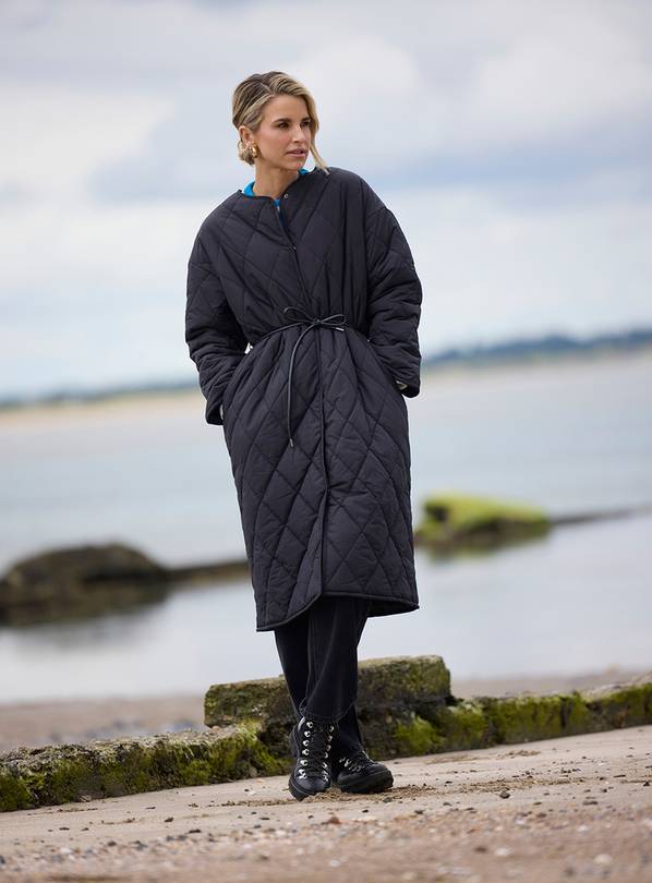 VOGUE WILLIAMS Black Quilted Coat L