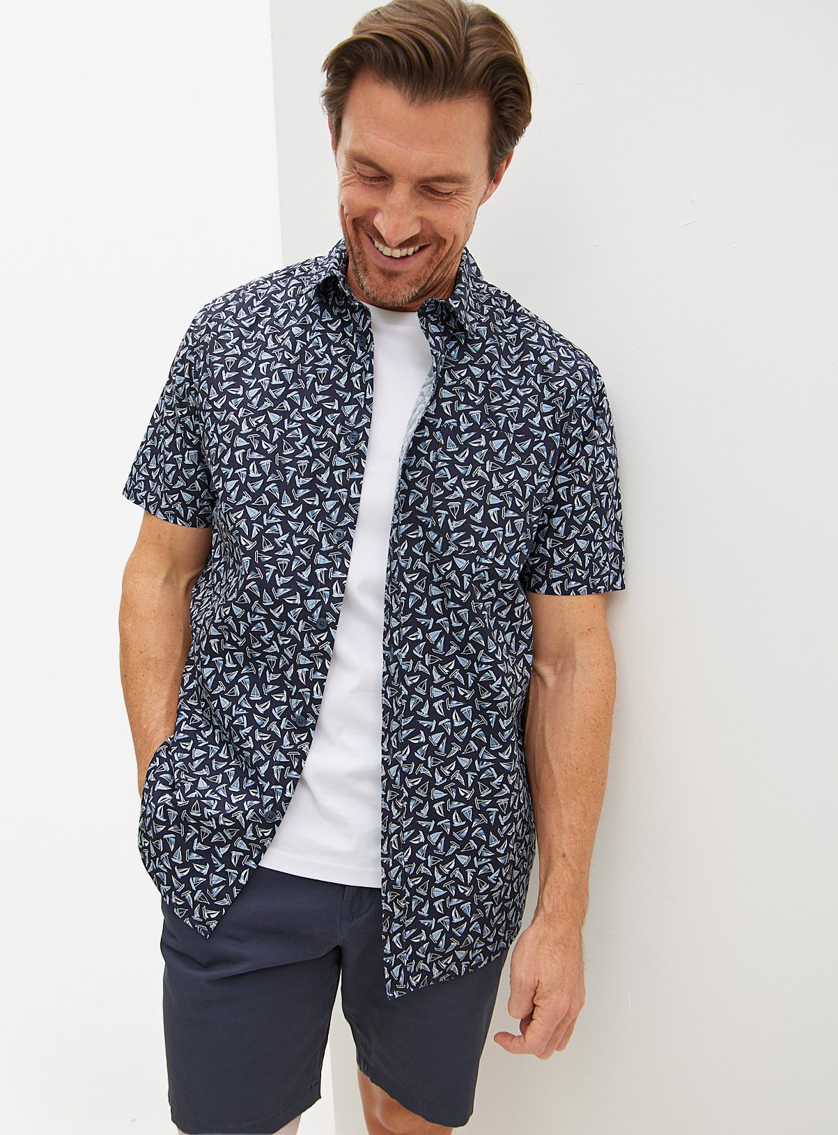 Men's Navy Boat Print Short Sleeve Shirt