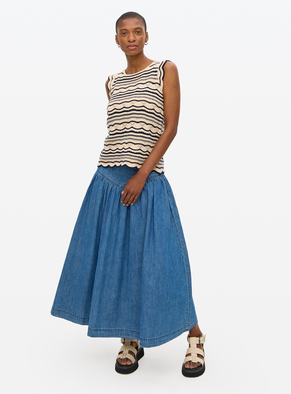 Frill Scallop Stitch Sleeveless Vest
