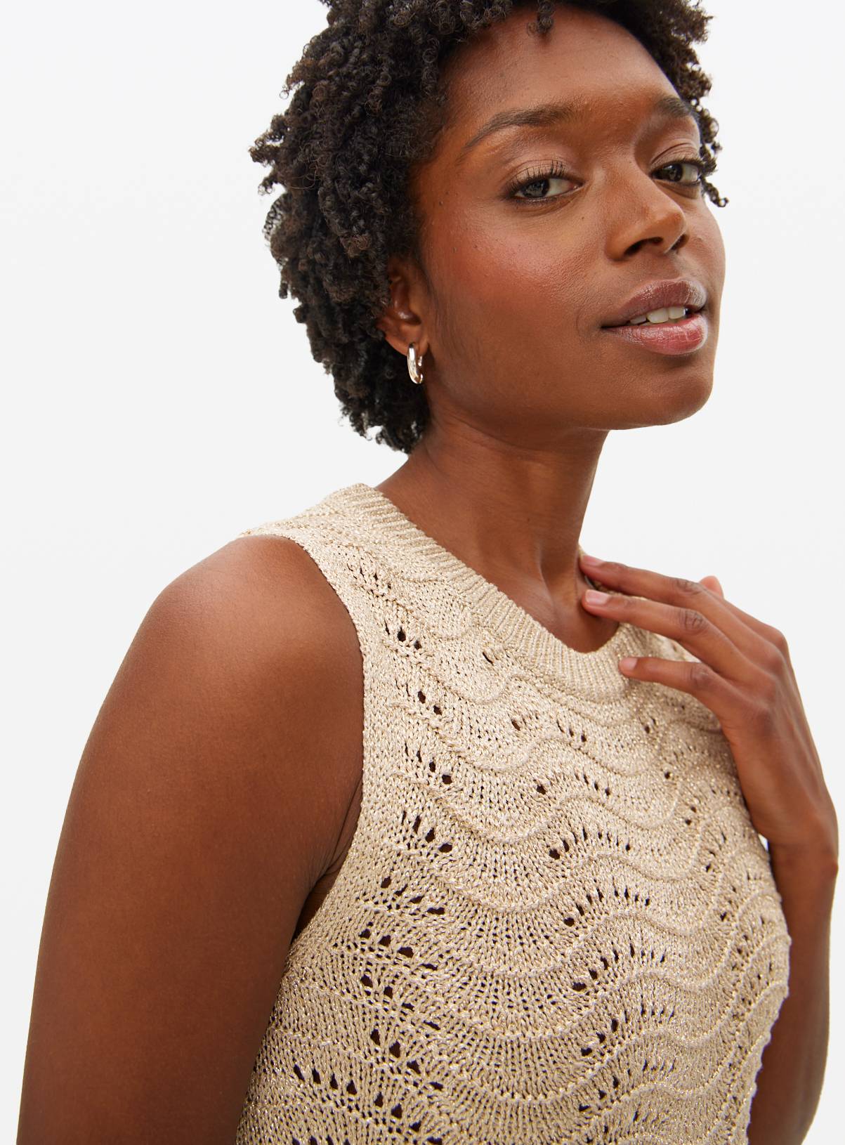 Gold Metallic Stitch Sleeveless Vest M - Image 4