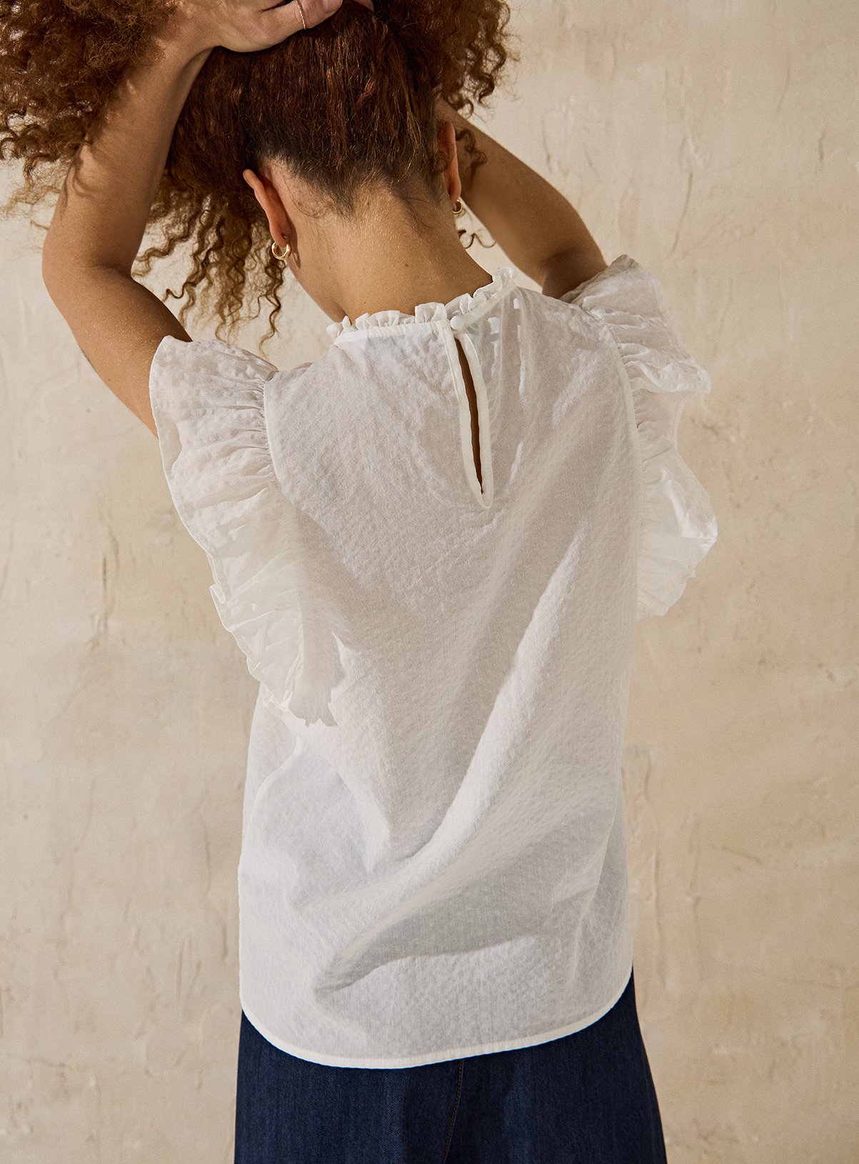 EVERBELLE White Pintuck Frill Detail Blouse 18 - Image 2 thumbnail