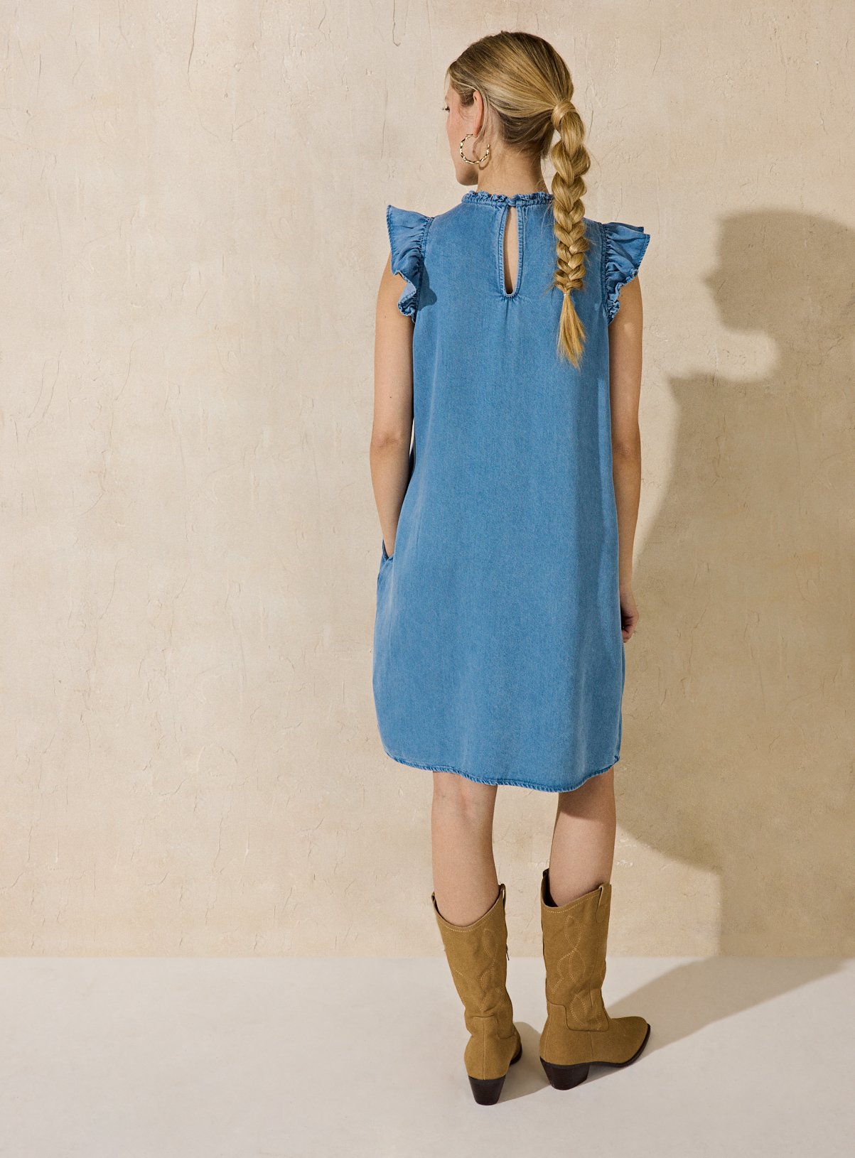 EVERBELLE Blue Denim Frill Sleeveless Dress 10 - Image 4 thumbnail