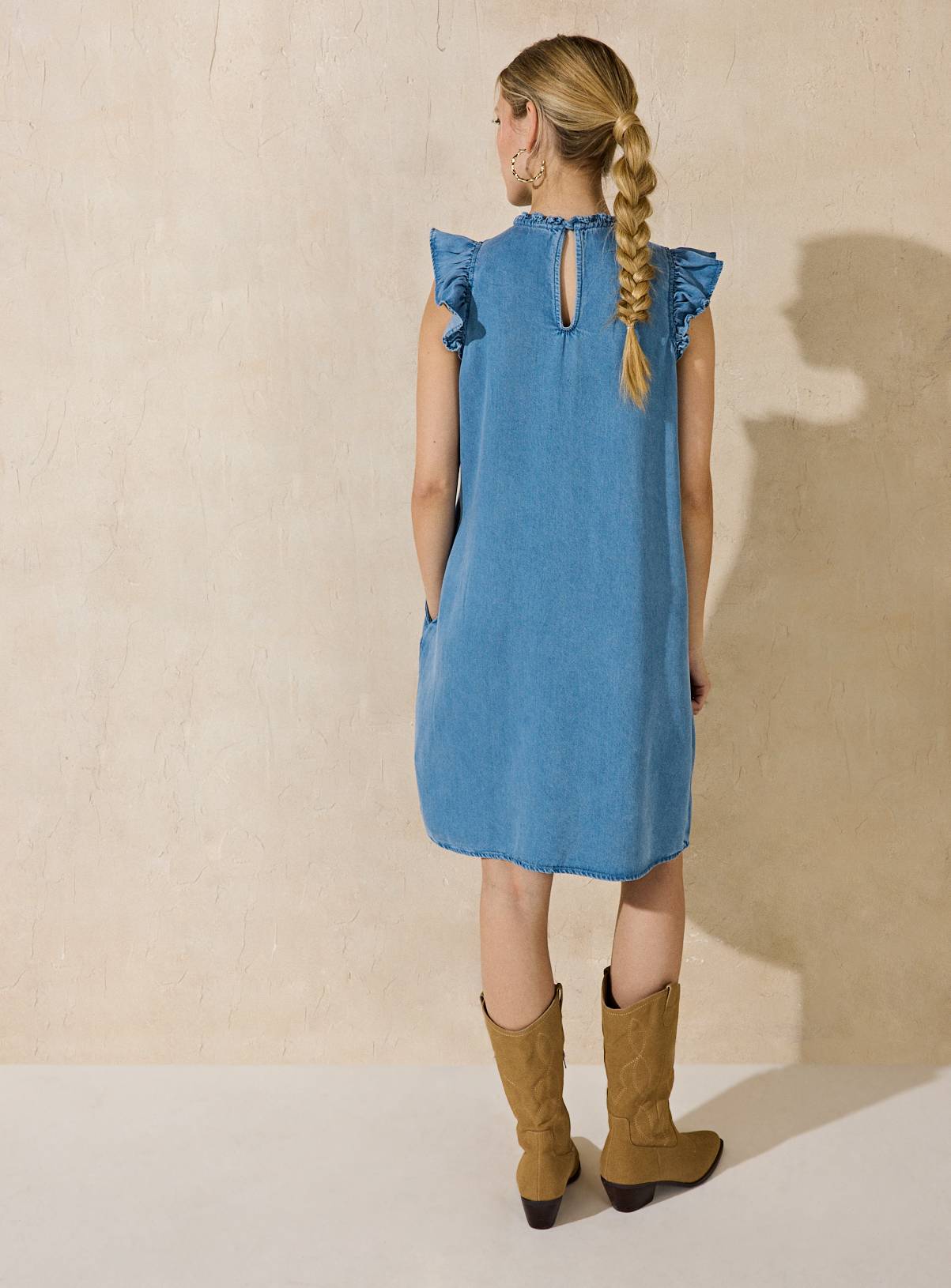 EVERBELLE Blue Denim Frill Sleeveless Dress 10 - Image 4