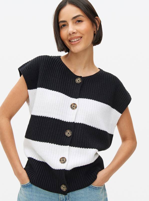 Mono Block Stripe Knitted Vest 22