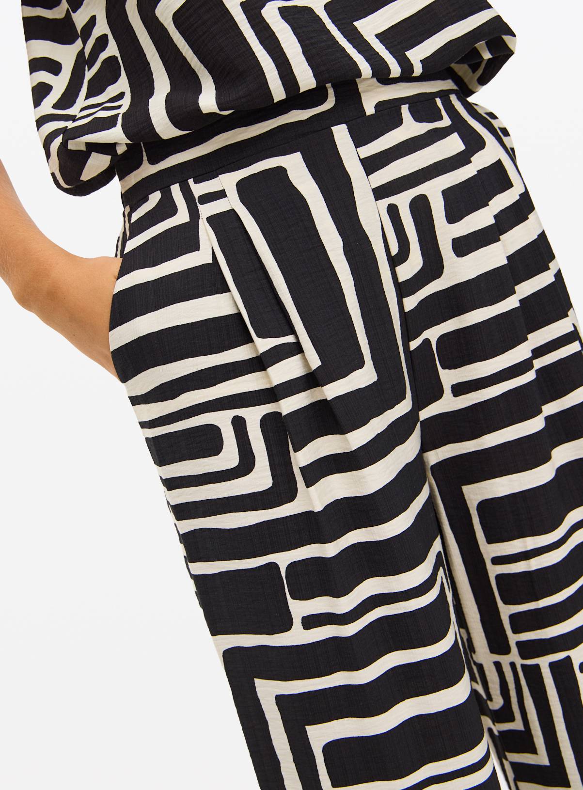 Black Geometric Print Wide Leg Co-ord Trousers 18 - Image 3
