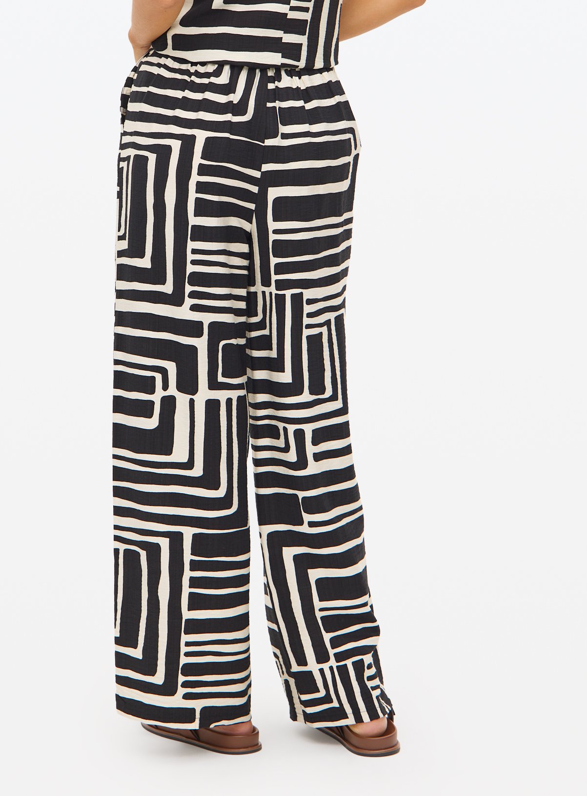 Black Geometric Print Wide Leg Co-ord Trousers 18 - Image 4 thumbnail