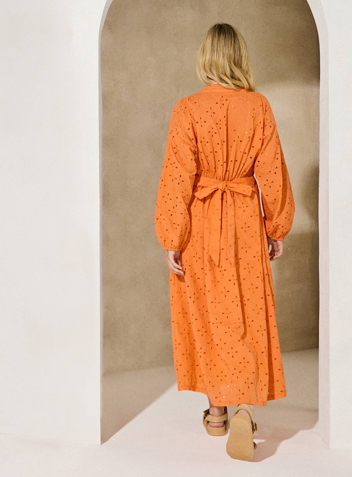 EVERBELLE Orange Broderie Volume Sleeve Midi Dress 6 - Image 4