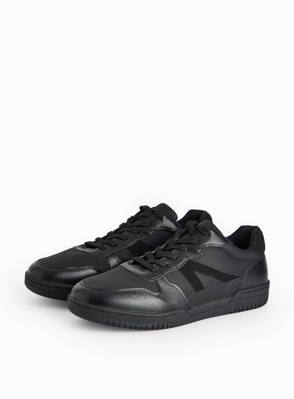 Black Court Trainers 8