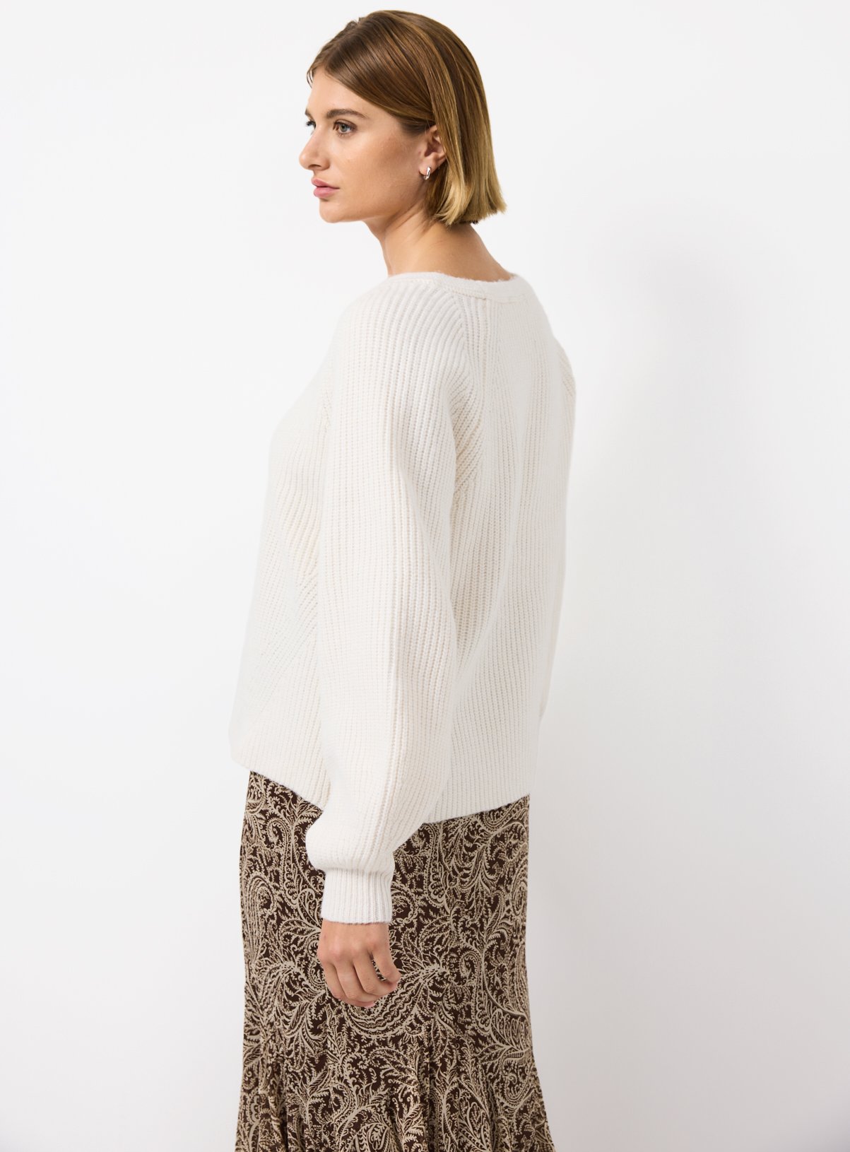 Cream V Neck Knitted Jumper 24 - Image 4 thumbnail