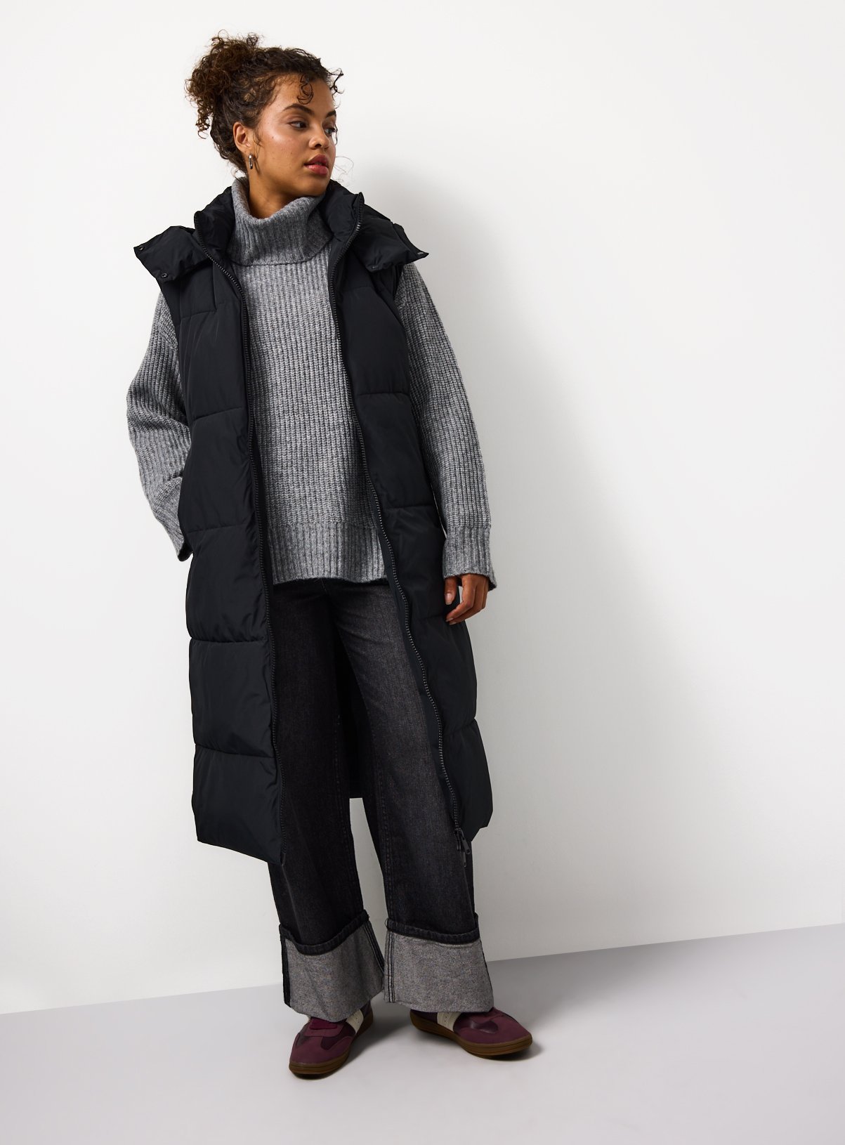Black Longline Padded Gilet XL - Image 1 thumbnail