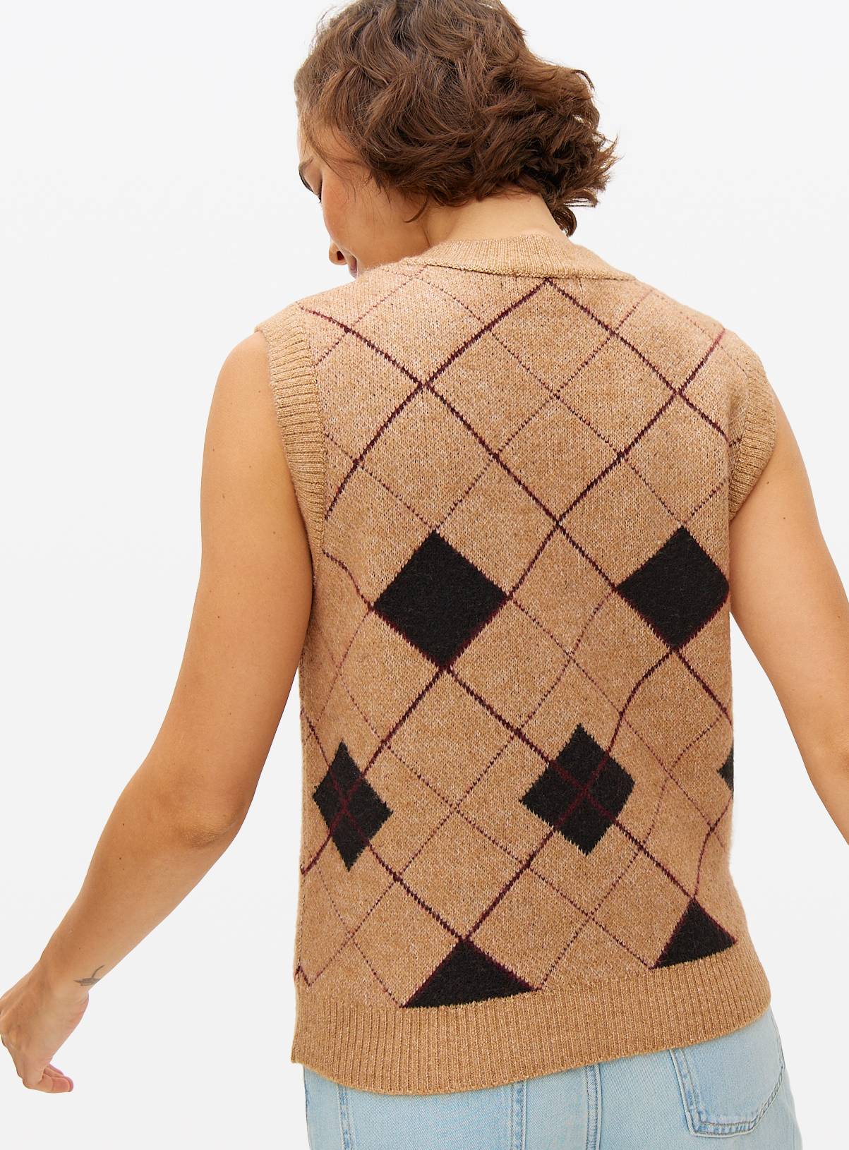 Tan Argyle Knitted Vest 10 - Image 4